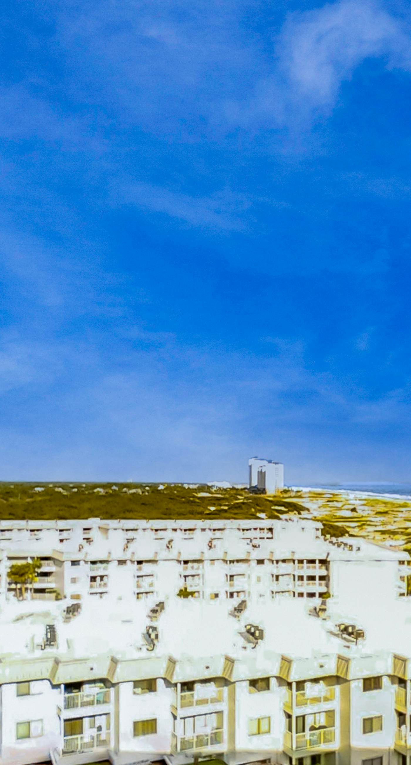 Fifth floor oceanfront studio with central AC, WiFi, pools and gym