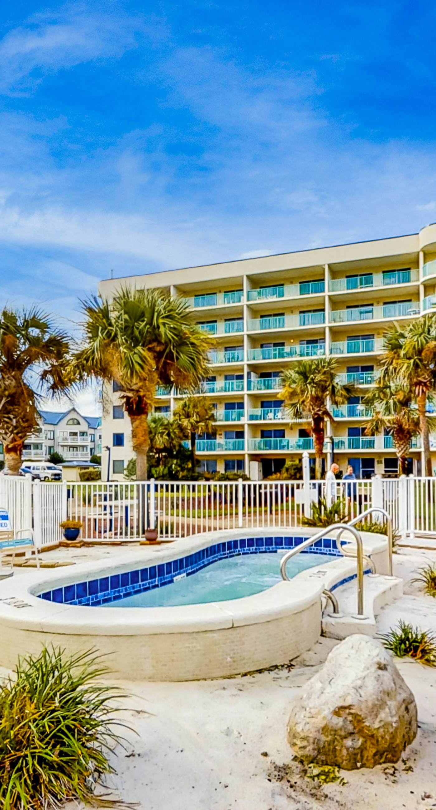 Fifth floor oceanfront studio with central AC, WiFi, pools and gym