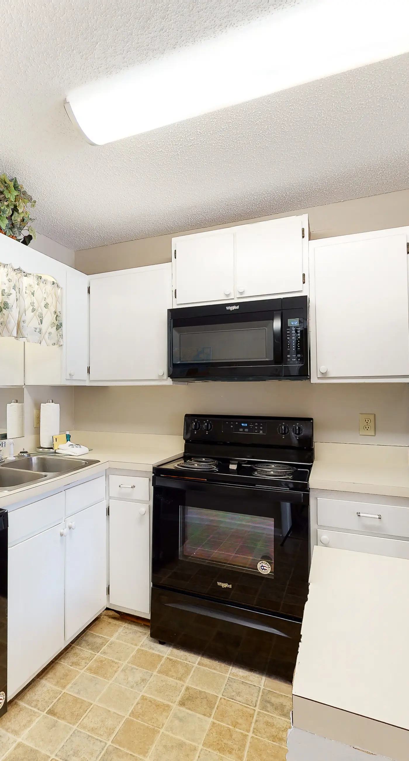 Condo w/Balcony, Free WiFi & Shared Resort Pools - Close to the Beach & Golf