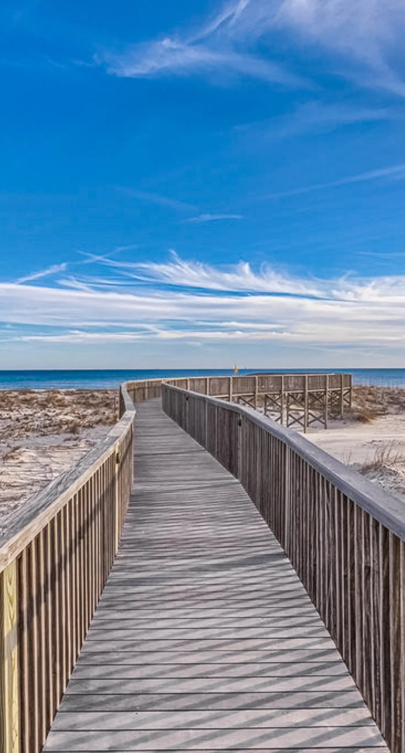 Third-Floor Luxury Condo Near the Beach with Shared Pool, Hot Tub, Free WiFi, AC