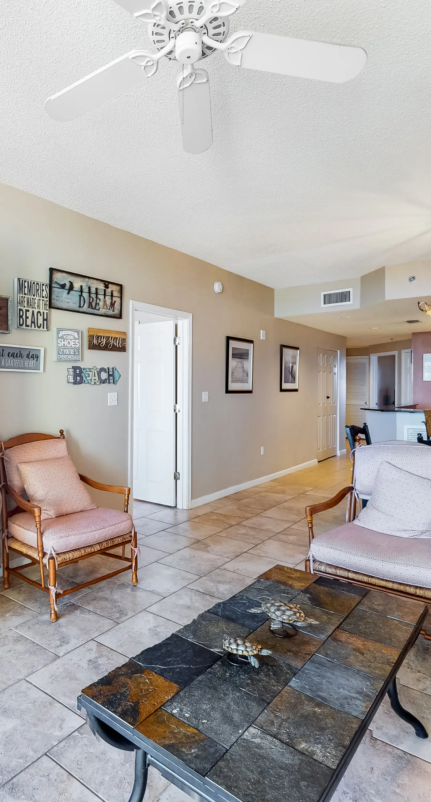 Third-Floor Luxury Condo Near the Beach with Shared Pool, Hot Tub, Free WiFi, AC