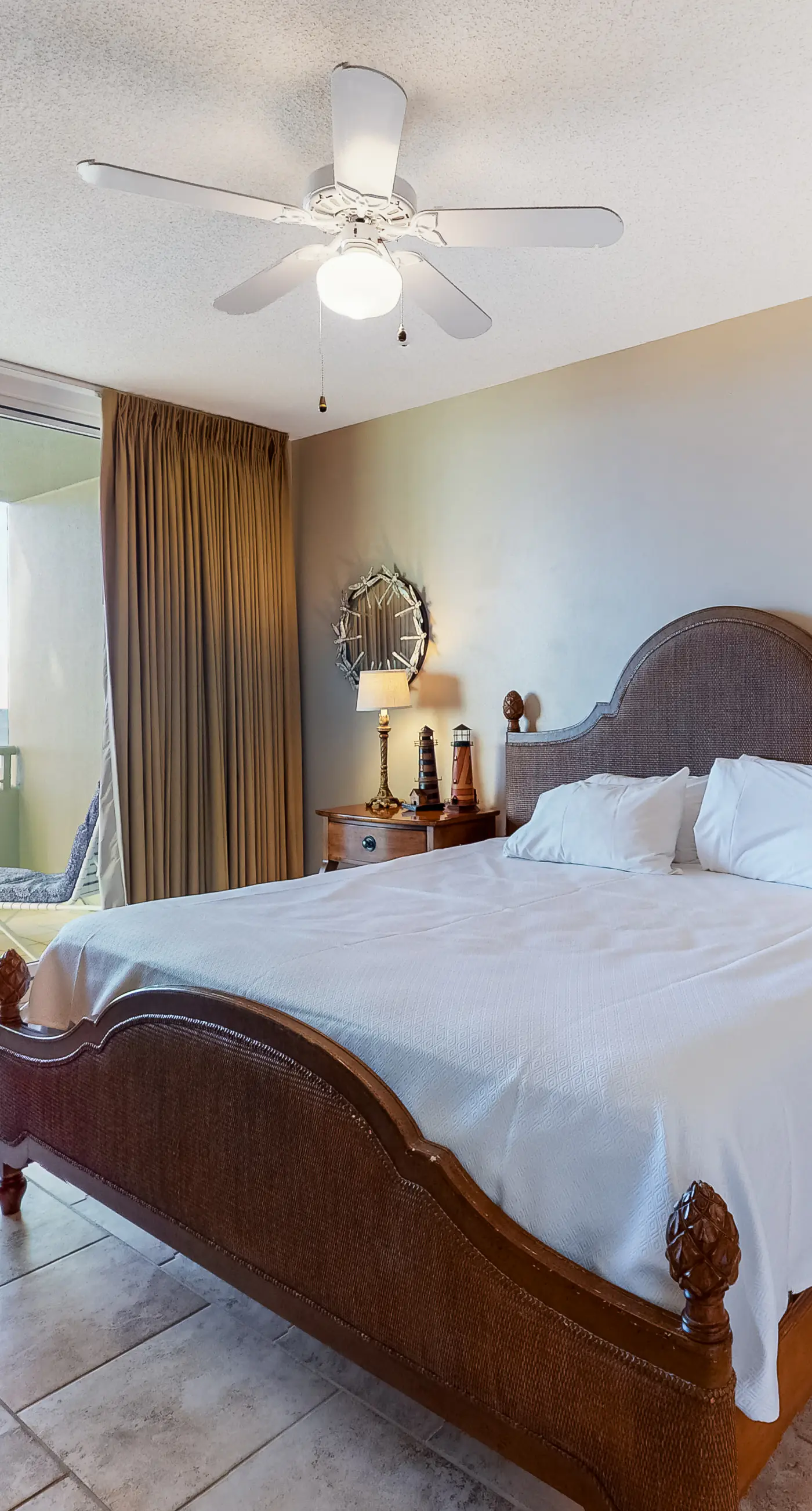 Third-Floor Luxury Condo Near the Beach with Shared Pool, Hot Tub, Free WiFi, AC