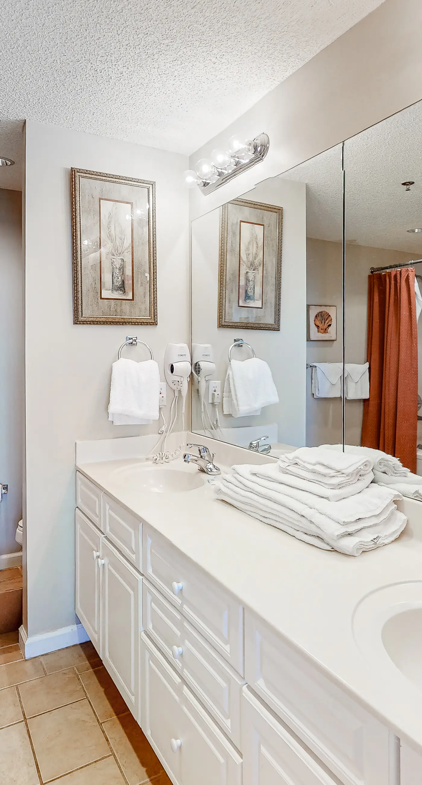 Third-Floor Luxury Condo Near the Beach with Shared Pool, Hot Tub, Free WiFi, AC