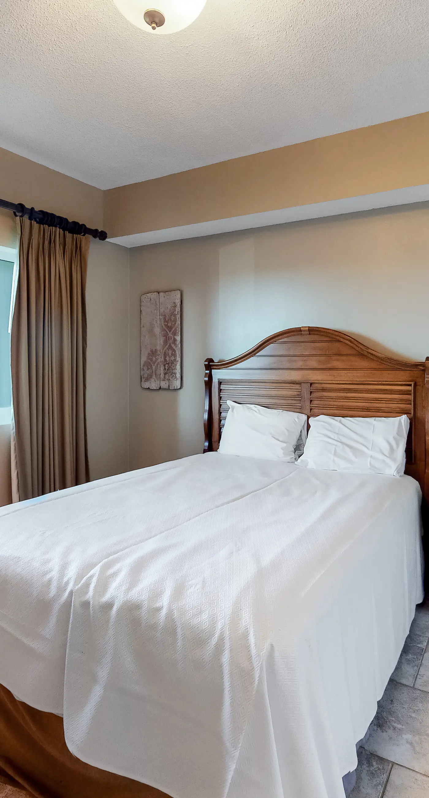 Third-Floor Luxury Condo Near the Beach with Shared Pool, Hot Tub, Free WiFi, AC