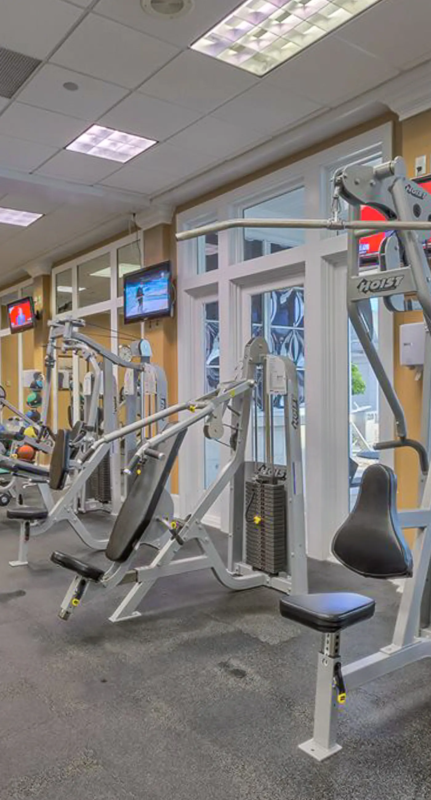 Third-Floor Luxury Condo Near the Beach with Shared Pool, Hot Tub, Free WiFi, AC