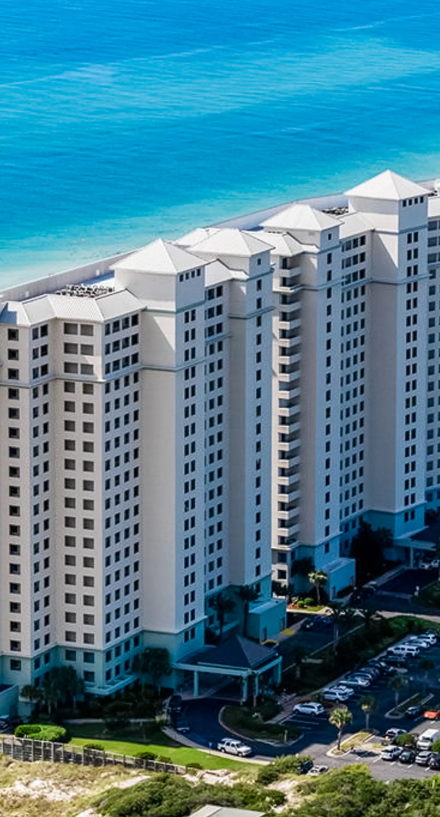 Third-Floor Luxury Condo Near the Beach with Shared Pool, Hot Tub, Free WiFi, AC