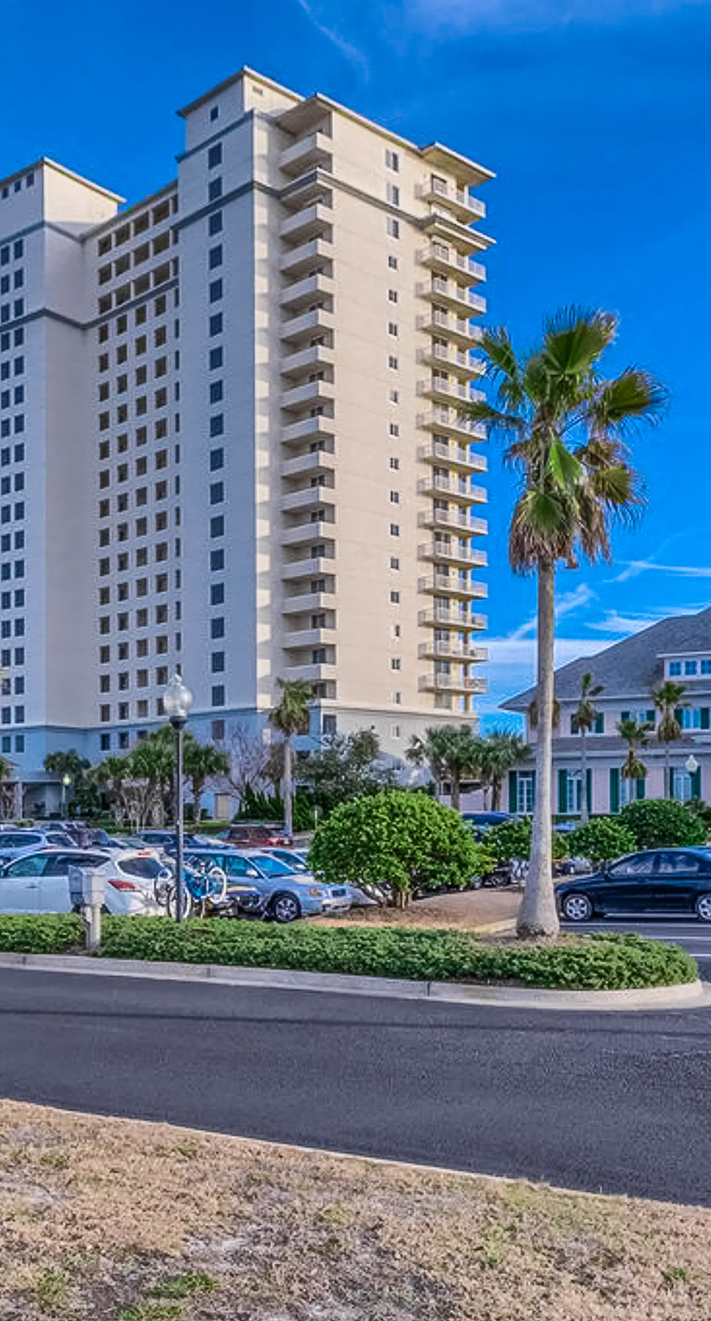 Spacious and Conveniently Located Condo Near Beach with Shared Pool & Hot Tub