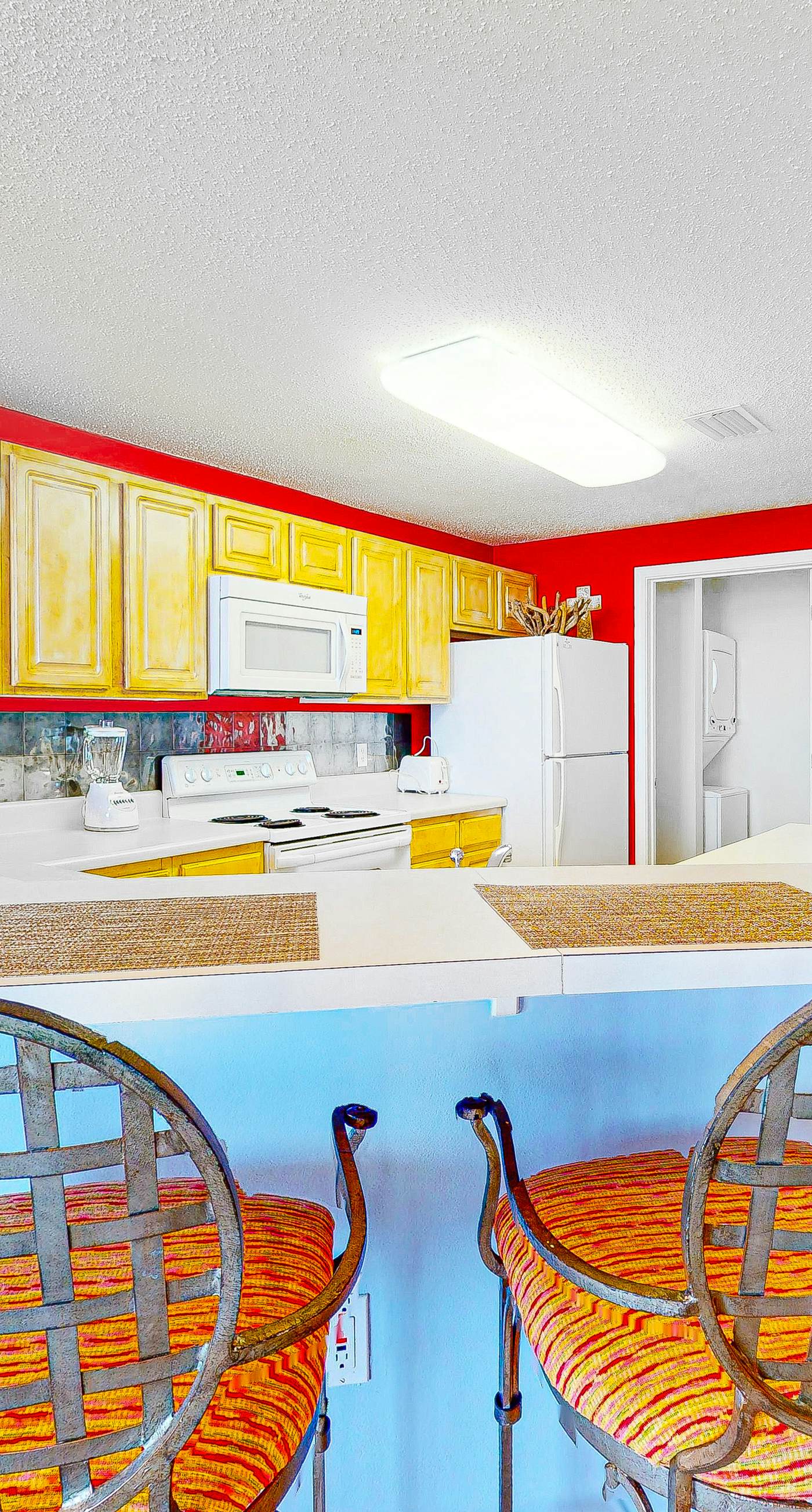 Spacious and Conveniently Located Condo Near Beach with Shared Pool & Hot Tub