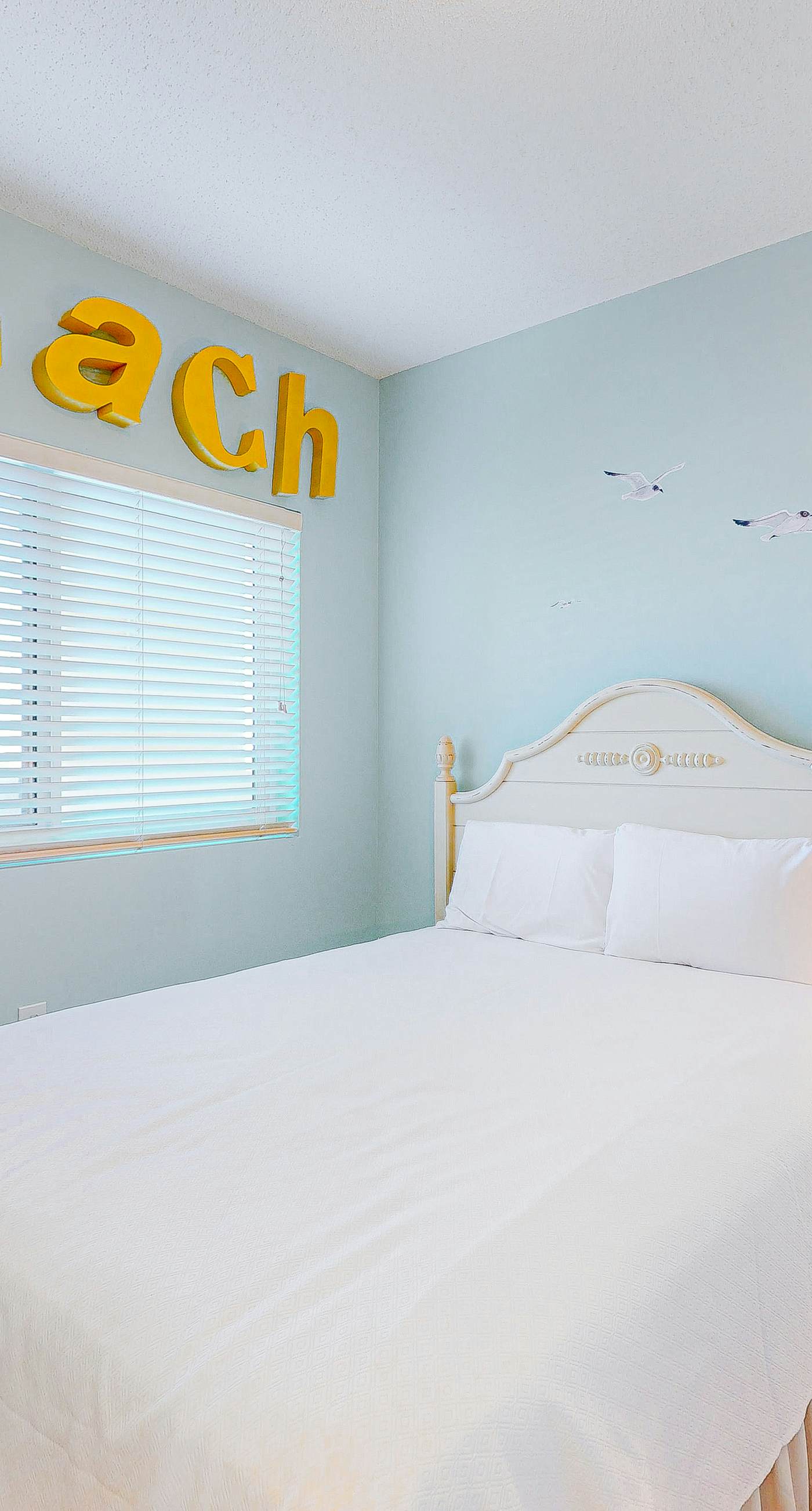 Spacious and Conveniently Located Condo Near Beach with Shared Pool & Hot Tub