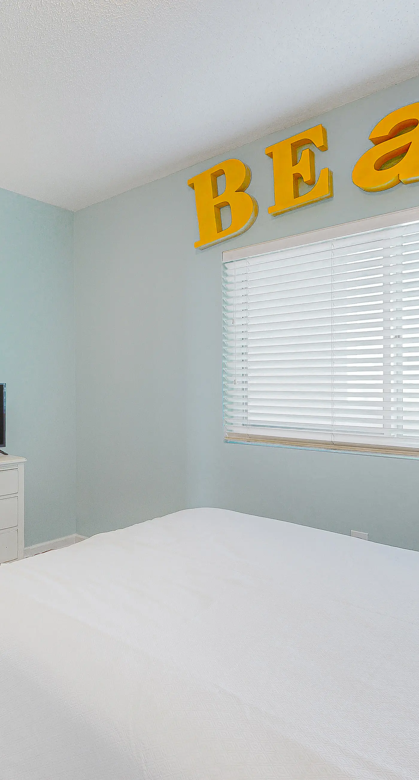 Spacious and Conveniently Located Condo Near Beach with Shared Pool & Hot Tub