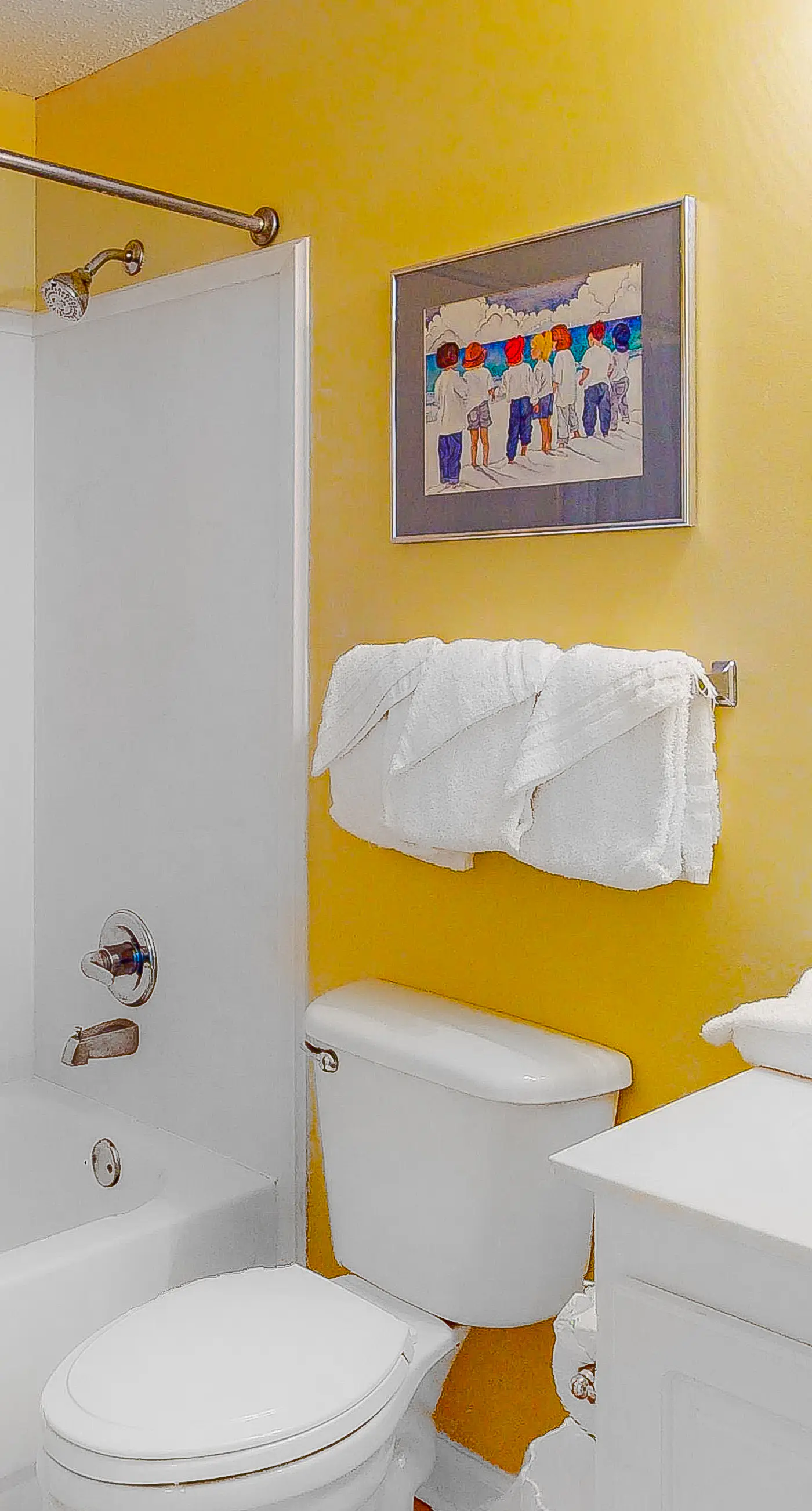 Spacious and Conveniently Located Condo Near Beach with Shared Pool & Hot Tub