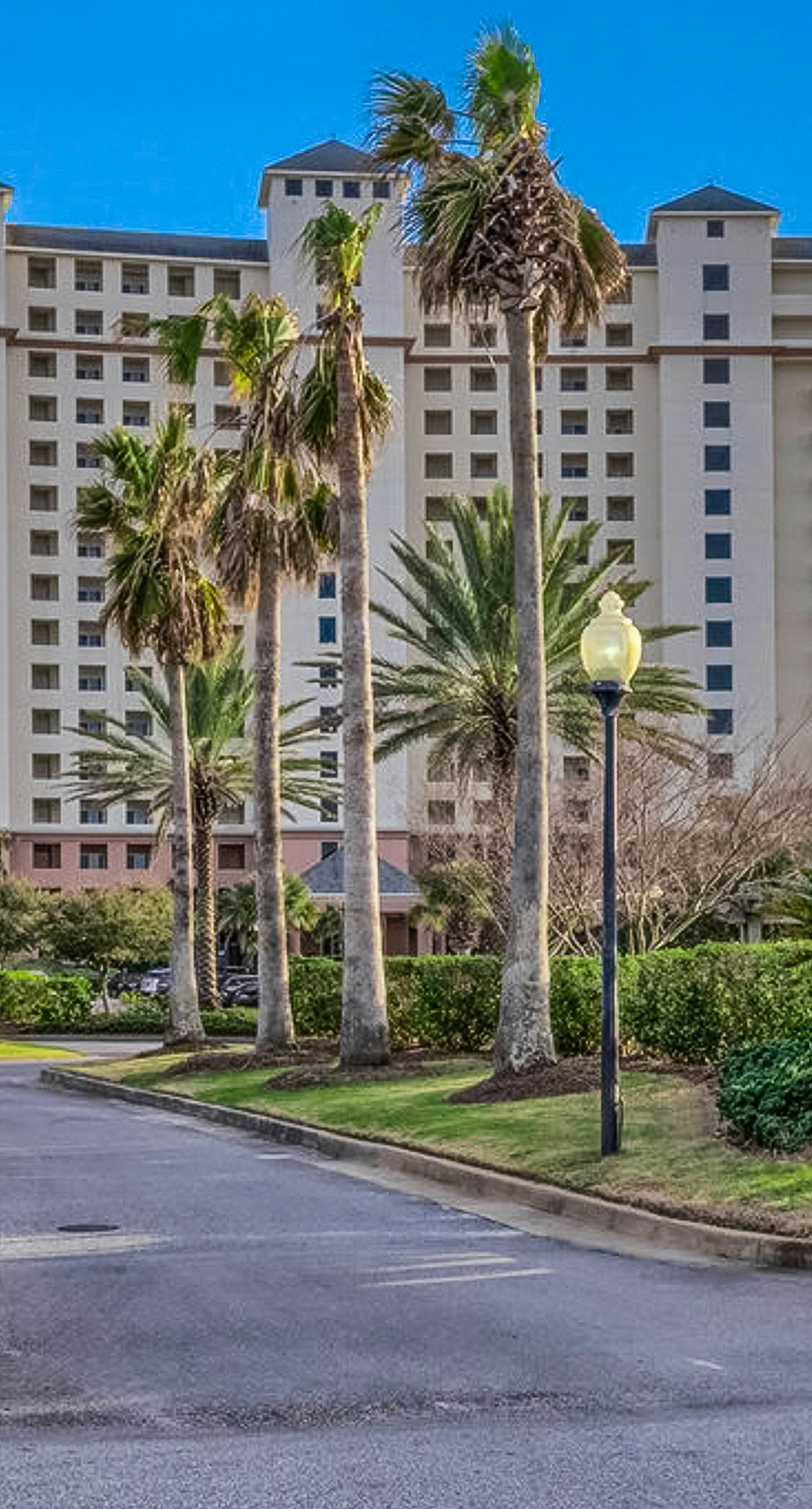 Spacious and Conveniently Located Condo Near Beach with Shared Pool & Hot Tub