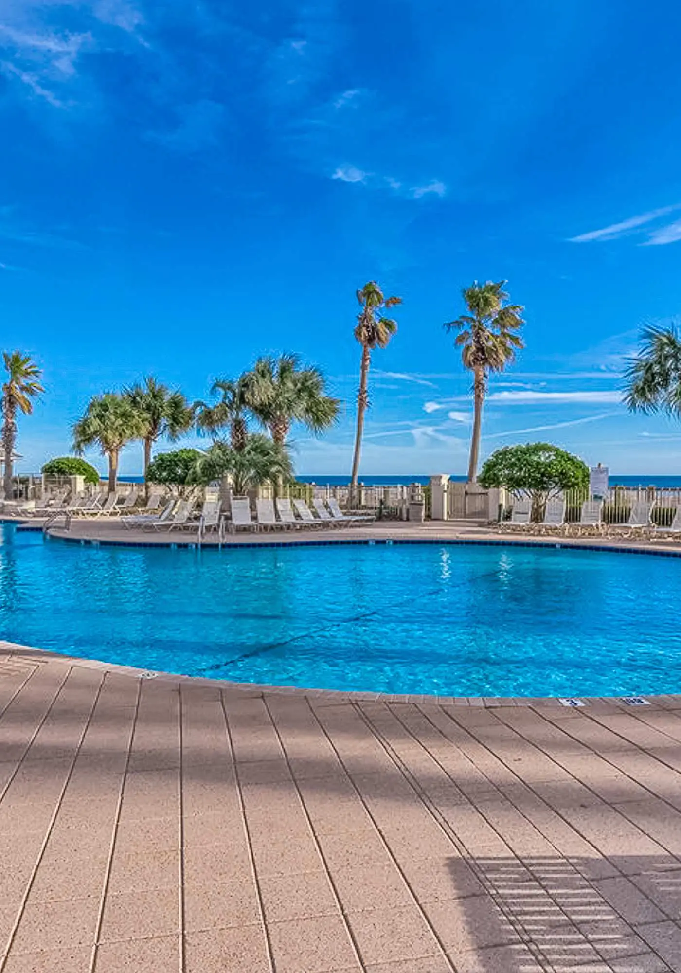 Beautiful Home Nestled Between Bay and Gulf with Shared Hot Tub, Pool, Free WiFi