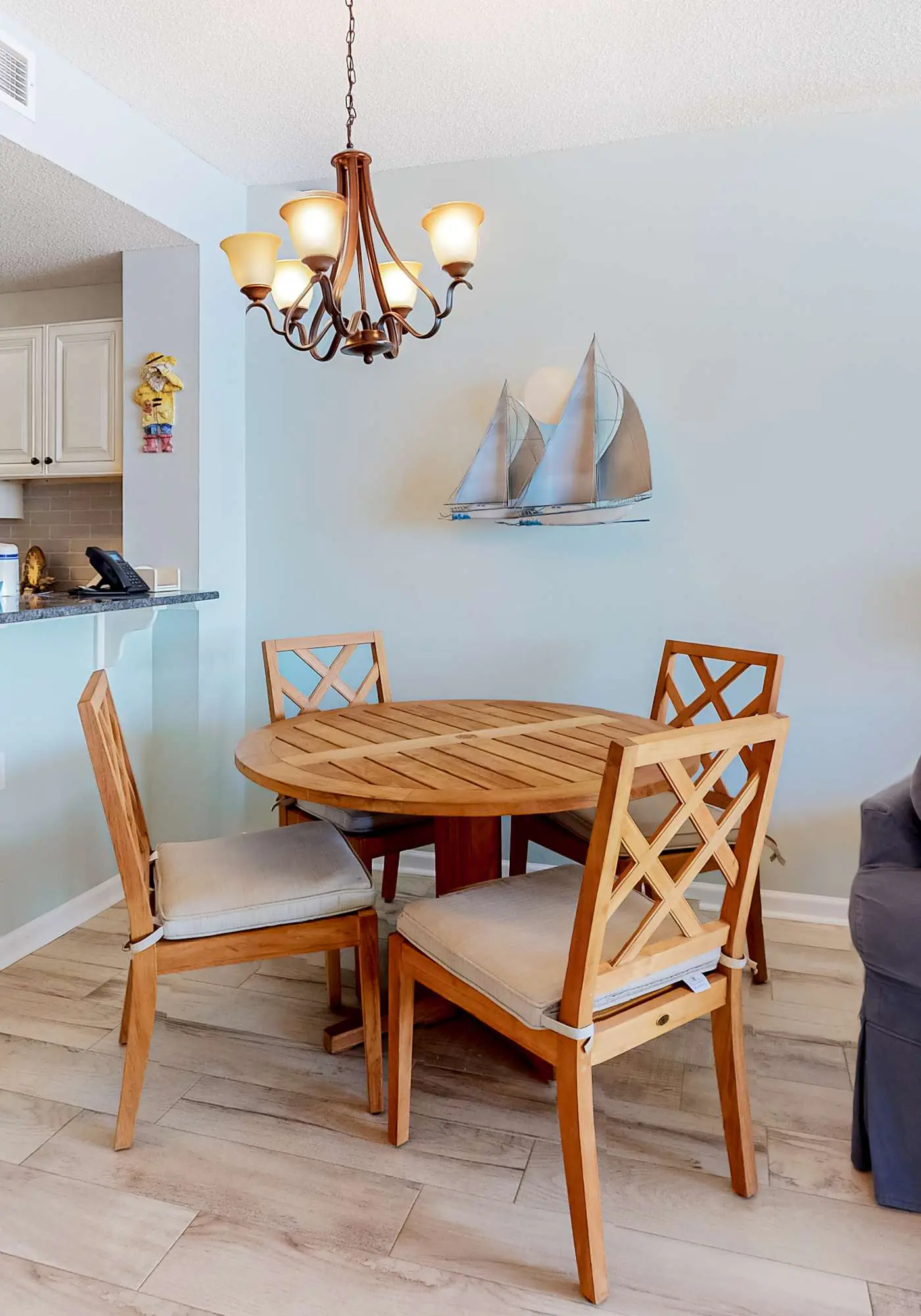 Beautiful Home Nestled Between Bay and Gulf with Shared Hot Tub, Pool, Free WiFi