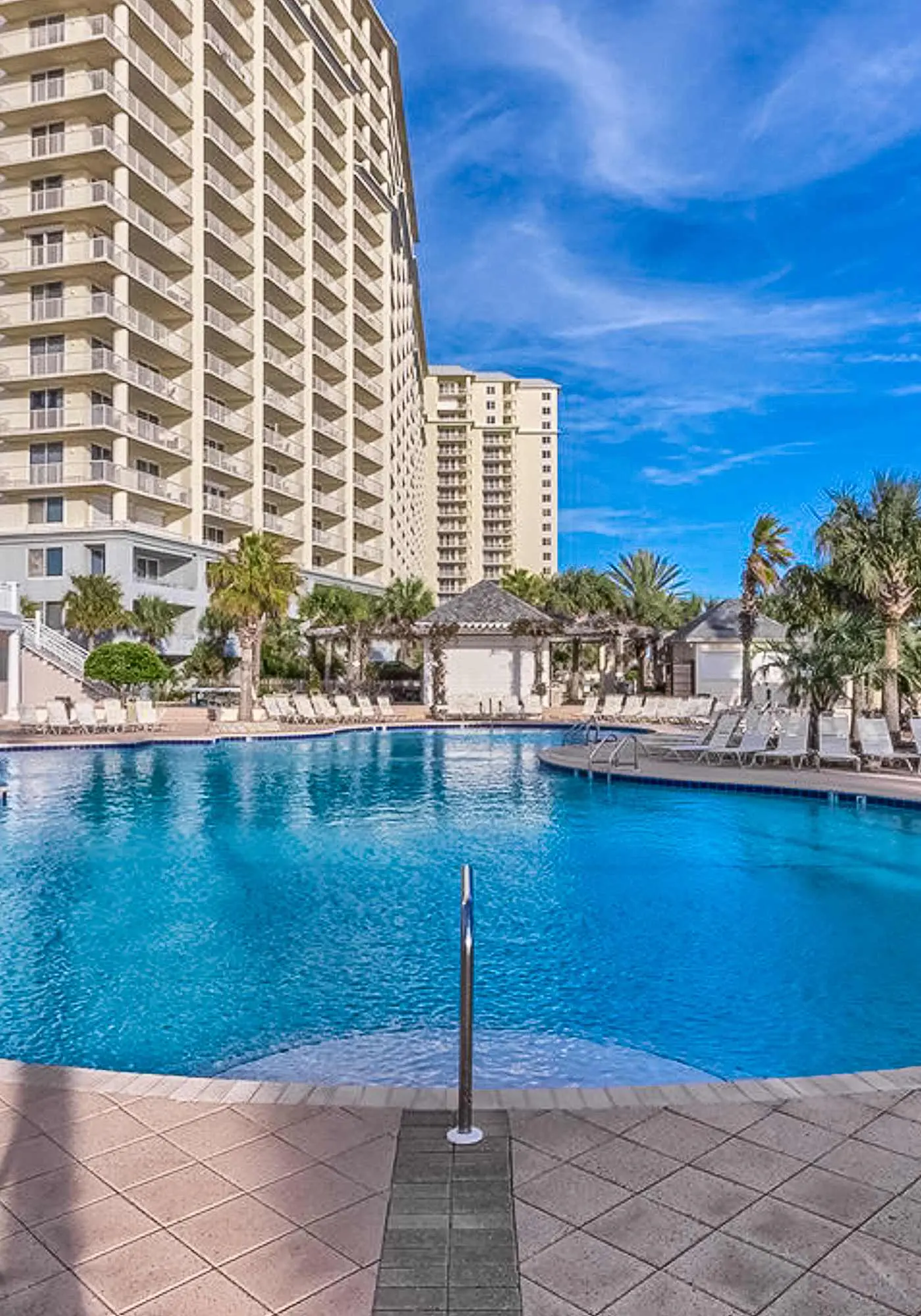 Beautiful Home Nestled Between Bay and Gulf with Shared Hot Tub, Pool, Free WiFi