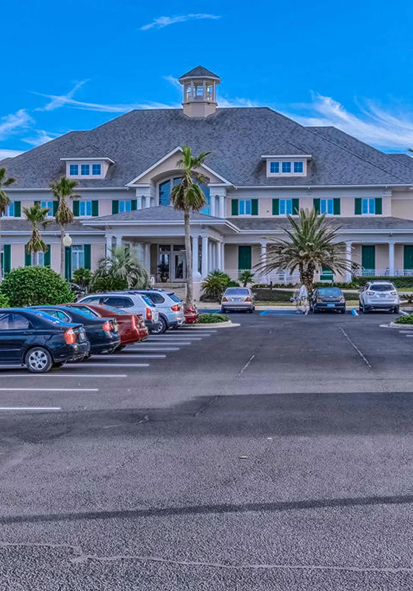 Attractive and Convenient Home wGulf Views, Shared Hot Tub & Pool, Free WiFi