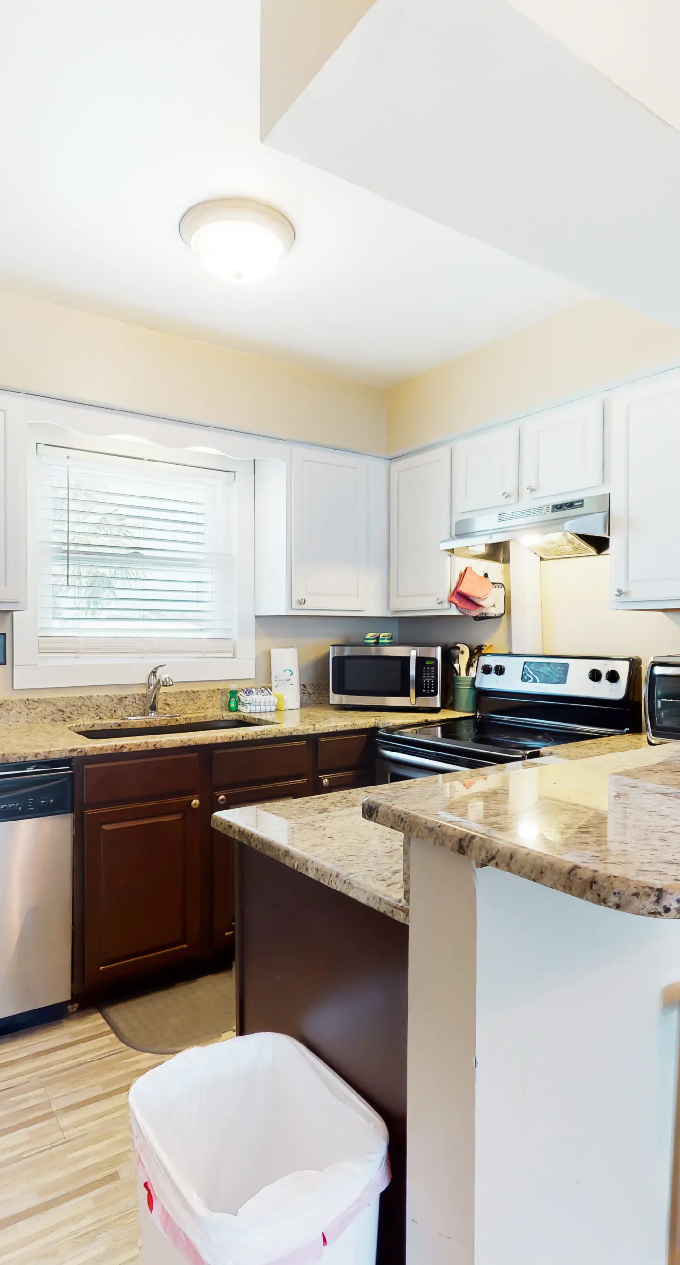 Dog-friendly townhome with Gulf views, balconies, pool, W/D, & AC - snowbirds OK