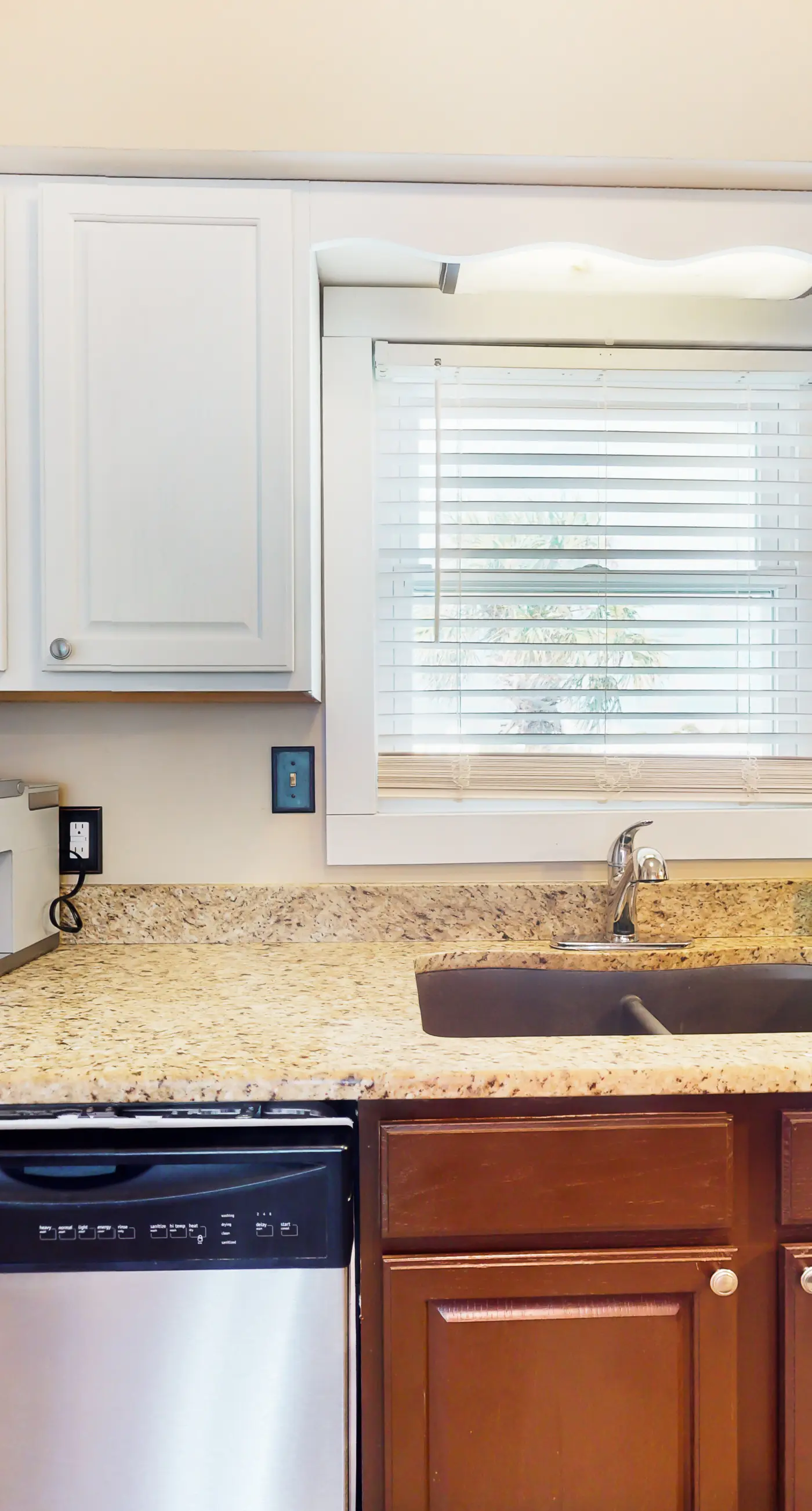 Dog-friendly townhome with Gulf views, balconies, pool, W/D, & AC - snowbirds OK