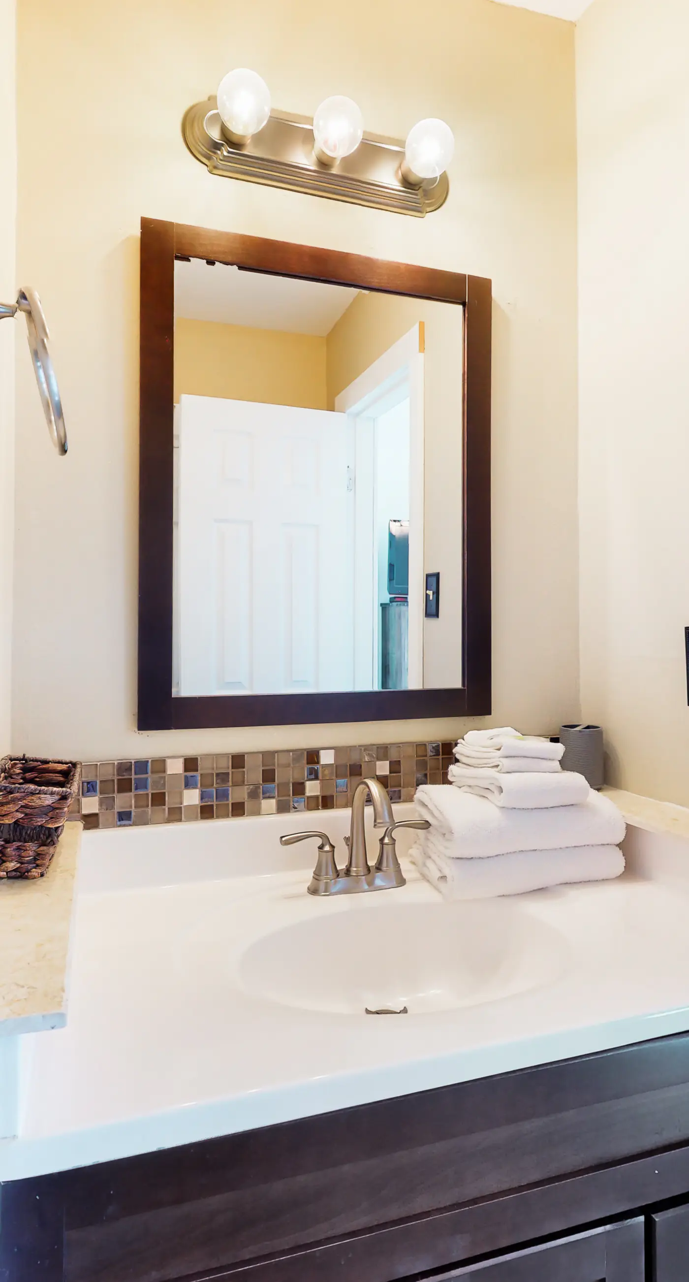 Dog-friendly townhome with Gulf views, balconies, pool, W/D, & AC - snowbirds OK