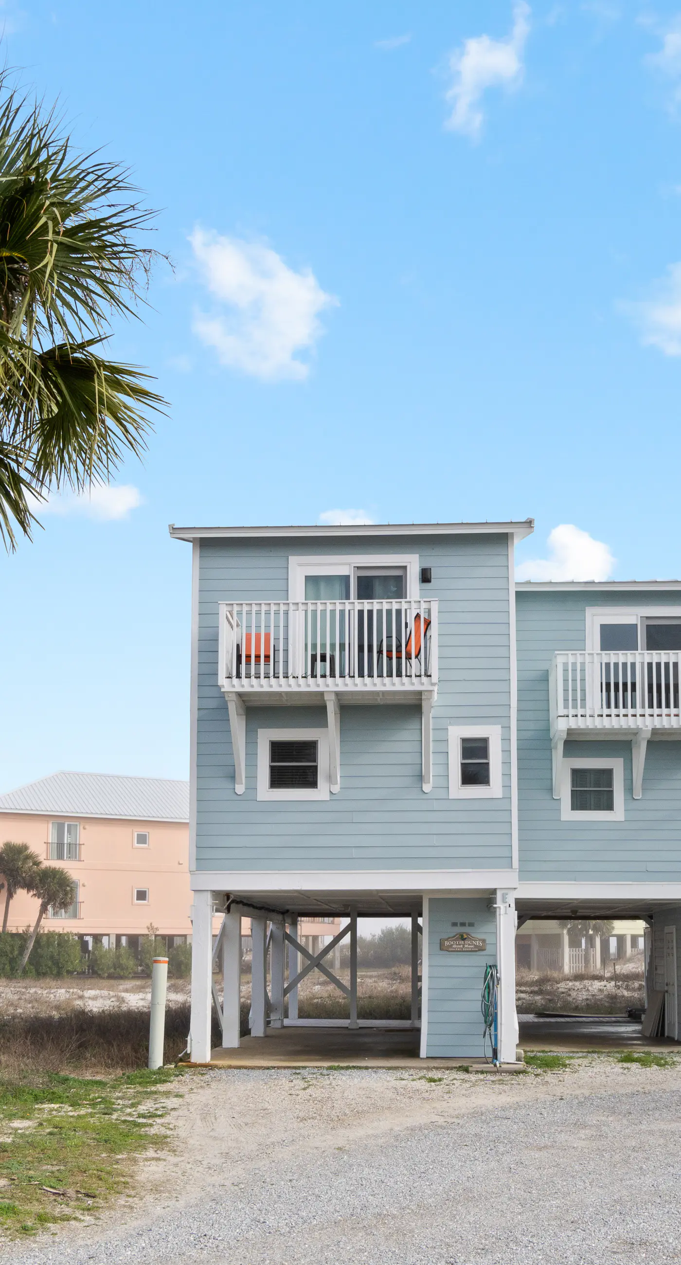 Dog-friendly townhome with Gulf views, balconies, pool, W/D, & AC - snowbirds OK