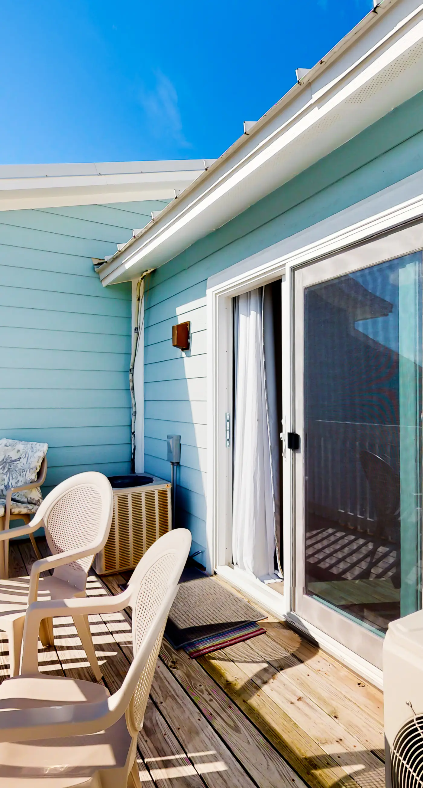 Dog-friendly townhome with Gulf views, balconies, pool, W/D, & AC - snowbirds OK