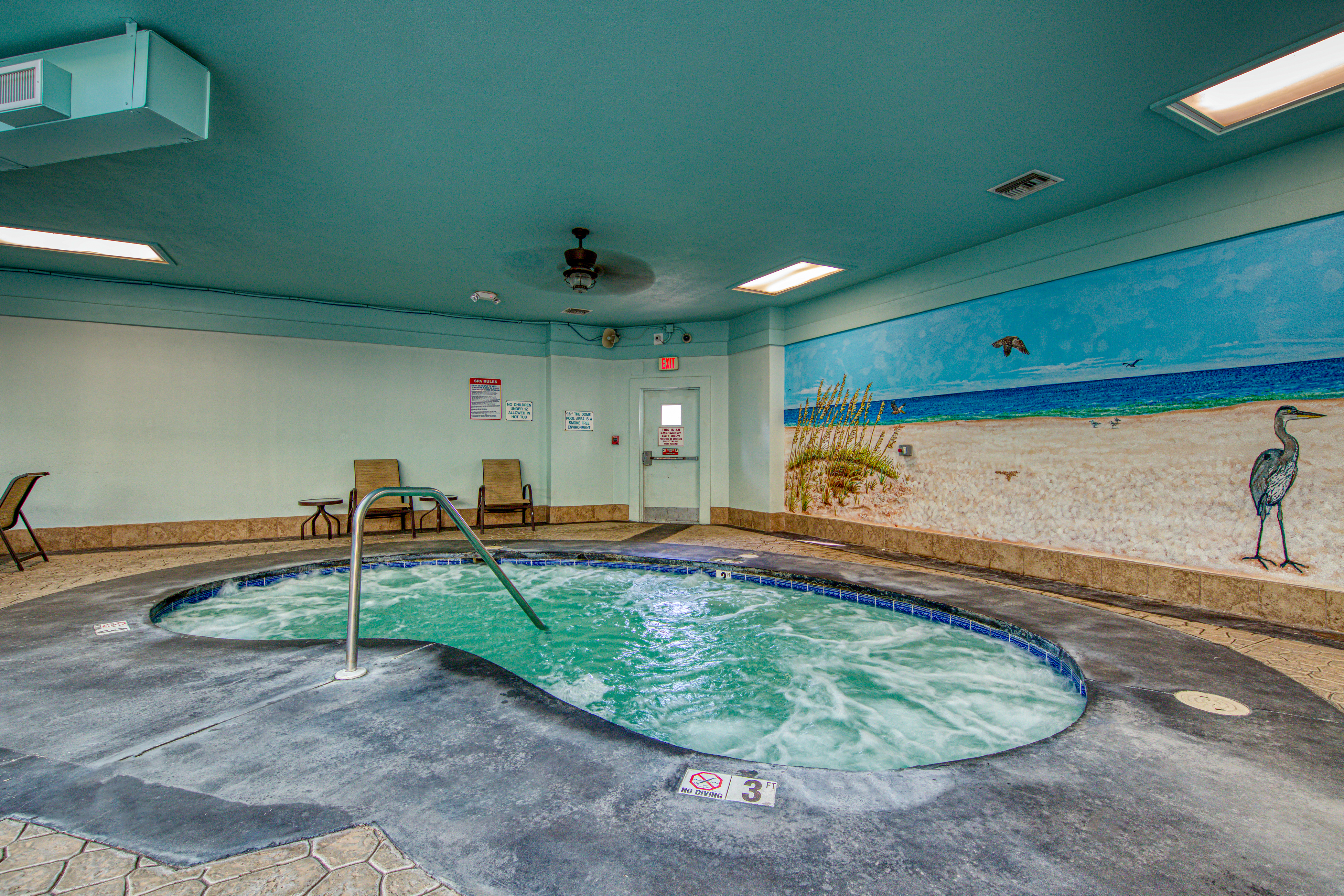 Spacious condo with balcony and shared pools and tennis, on-site golfing