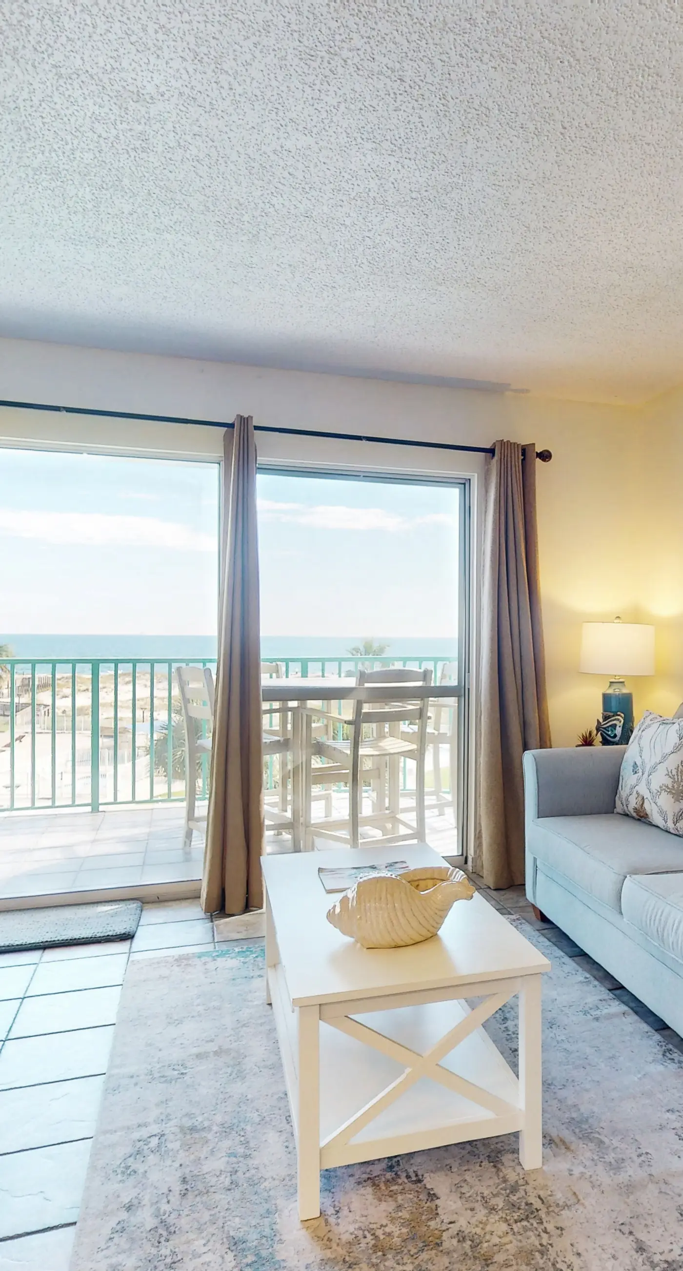 Family friendly condo in Fort Morgan with ocean views