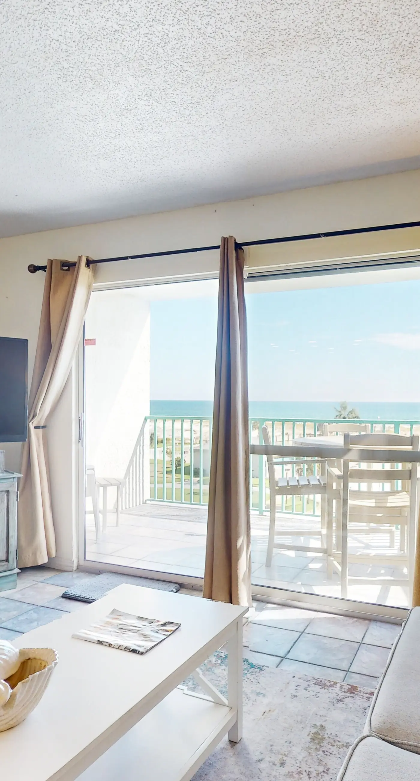 Family friendly condo in Fort Morgan with ocean views
