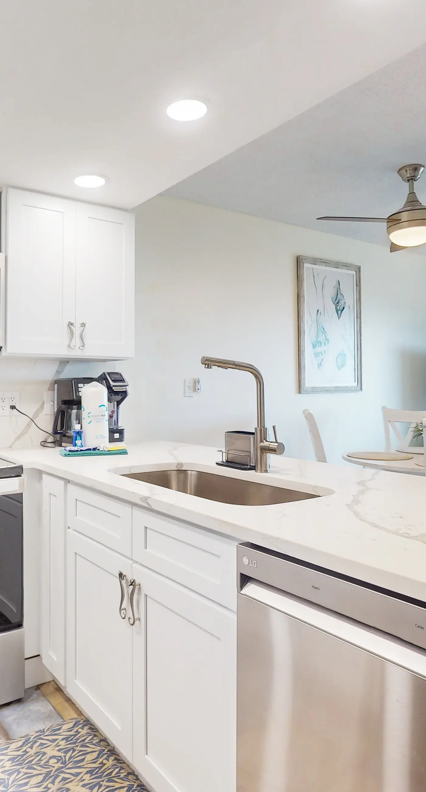 Family friendly condo in Fort Morgan with ocean views