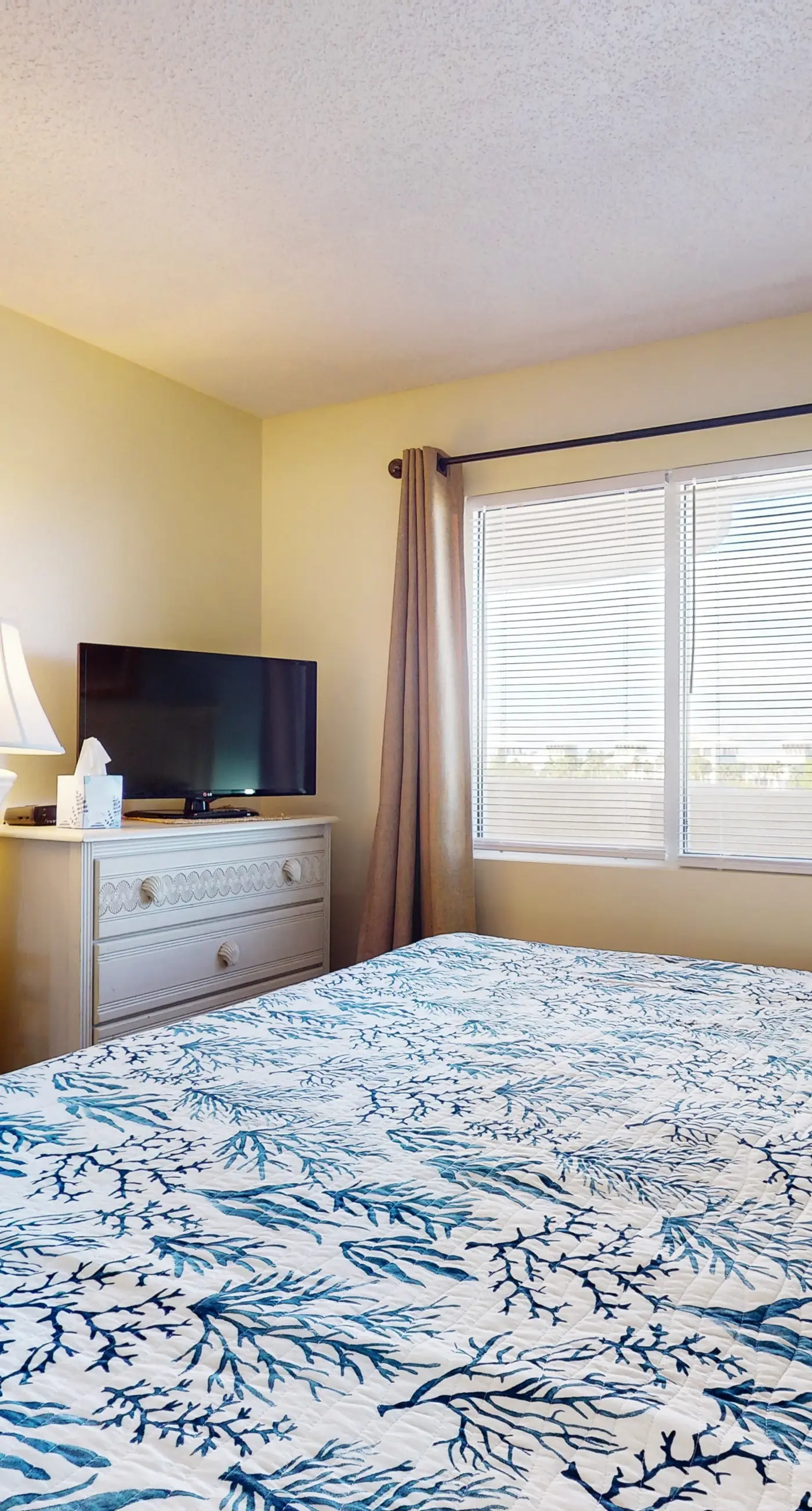 Family friendly condo in Fort Morgan with ocean views