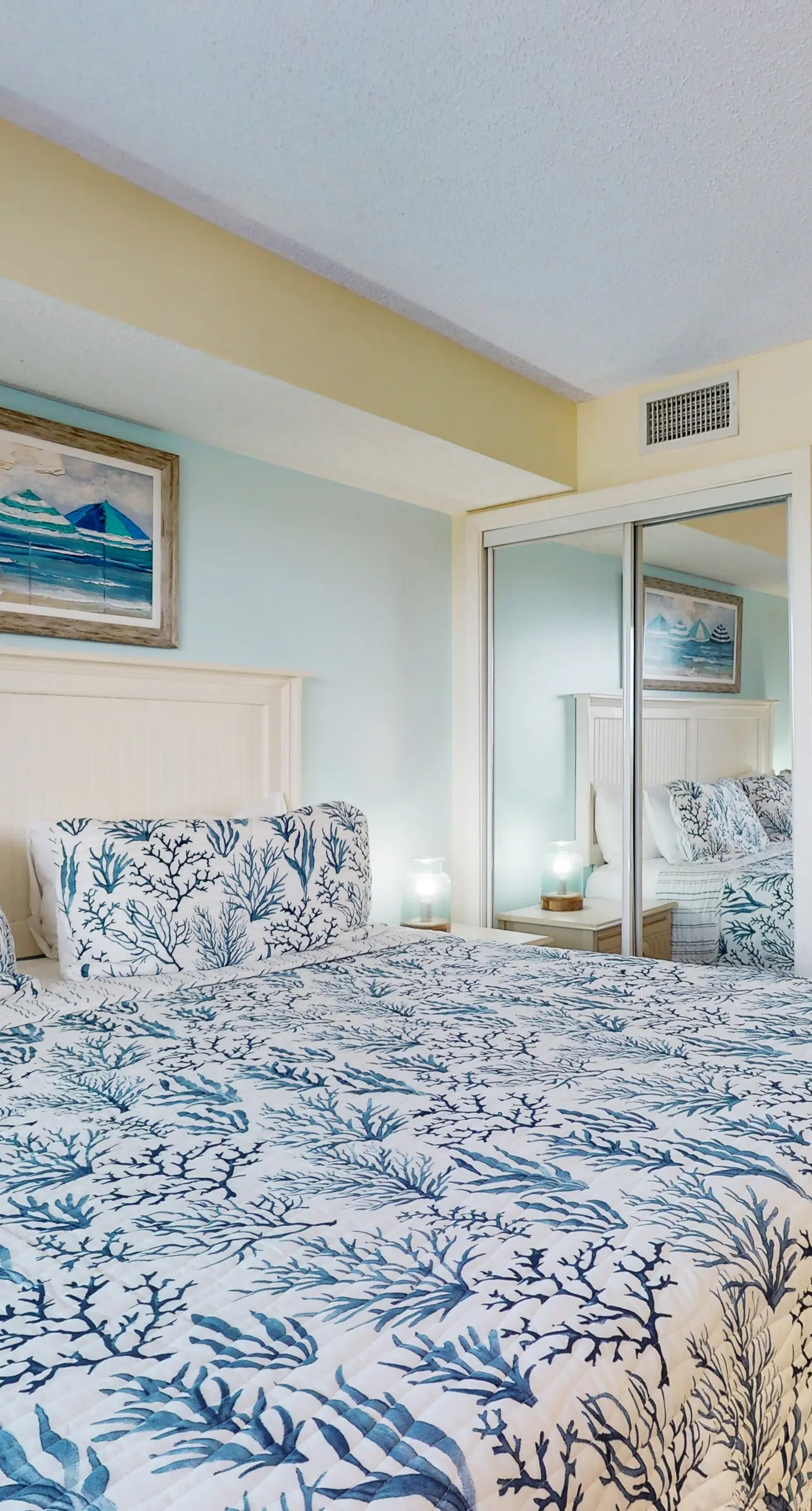 Family friendly condo in Fort Morgan with ocean views