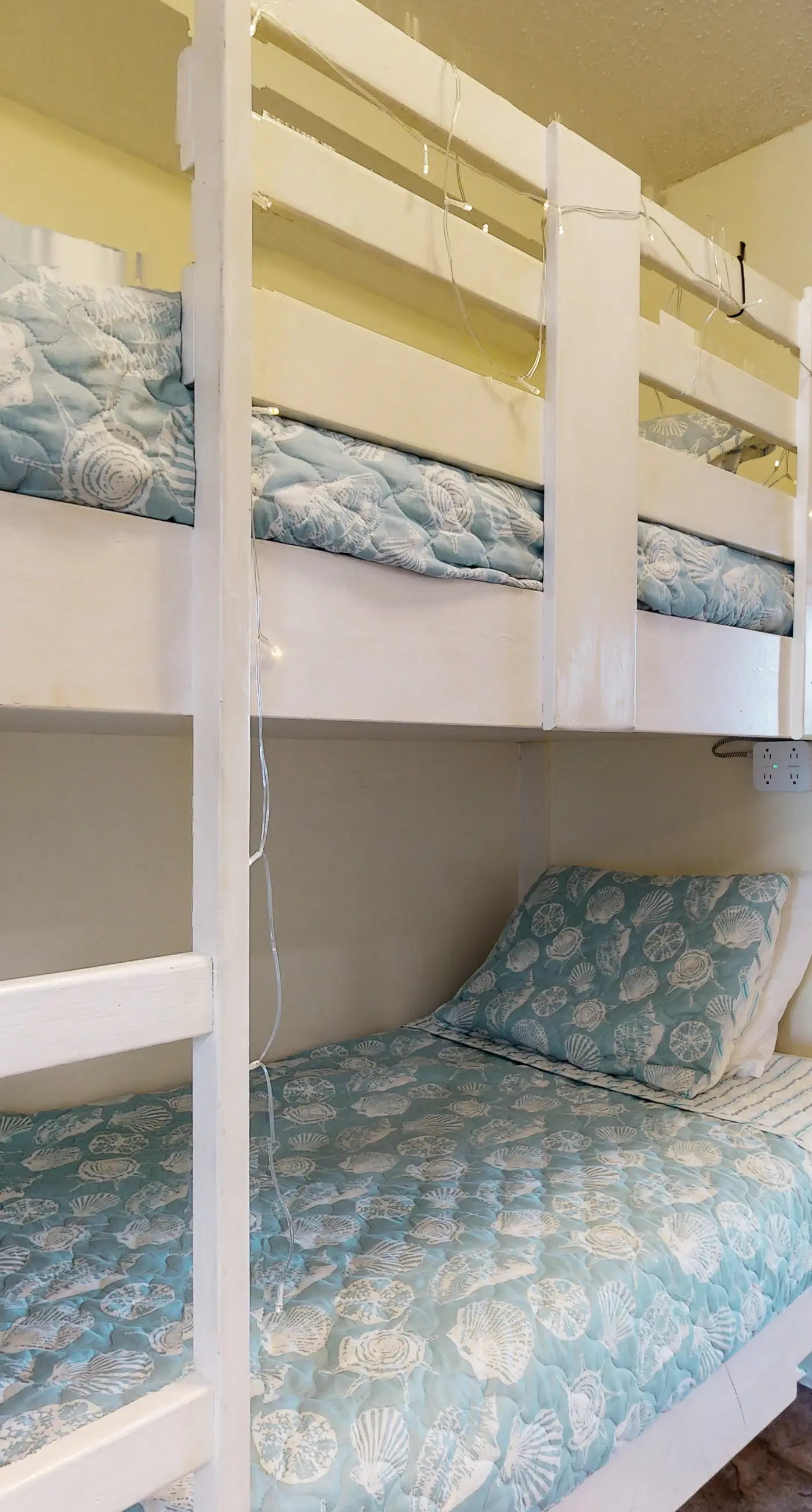 Family friendly condo in Fort Morgan with ocean views