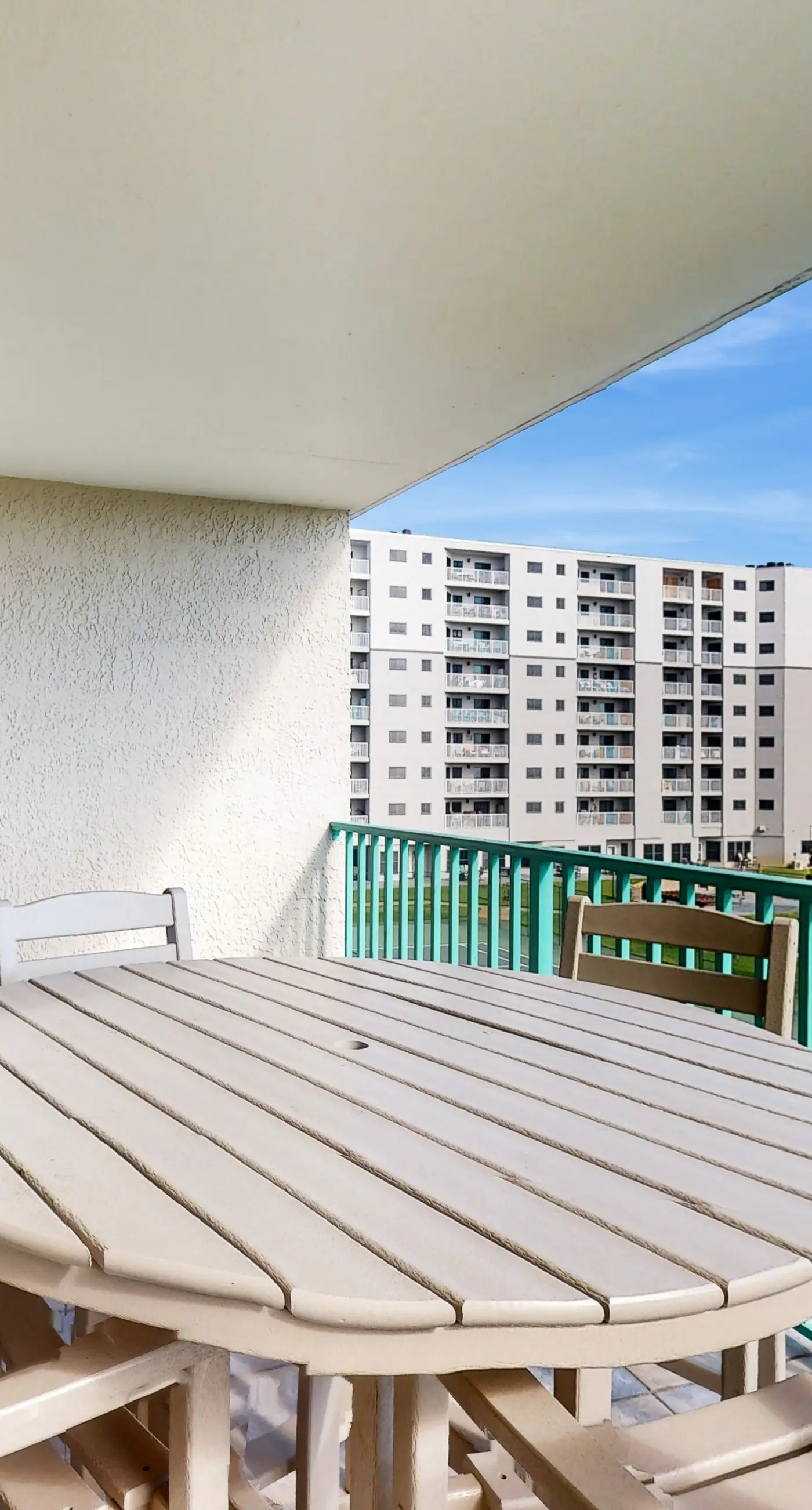 Family friendly condo in Fort Morgan with ocean views