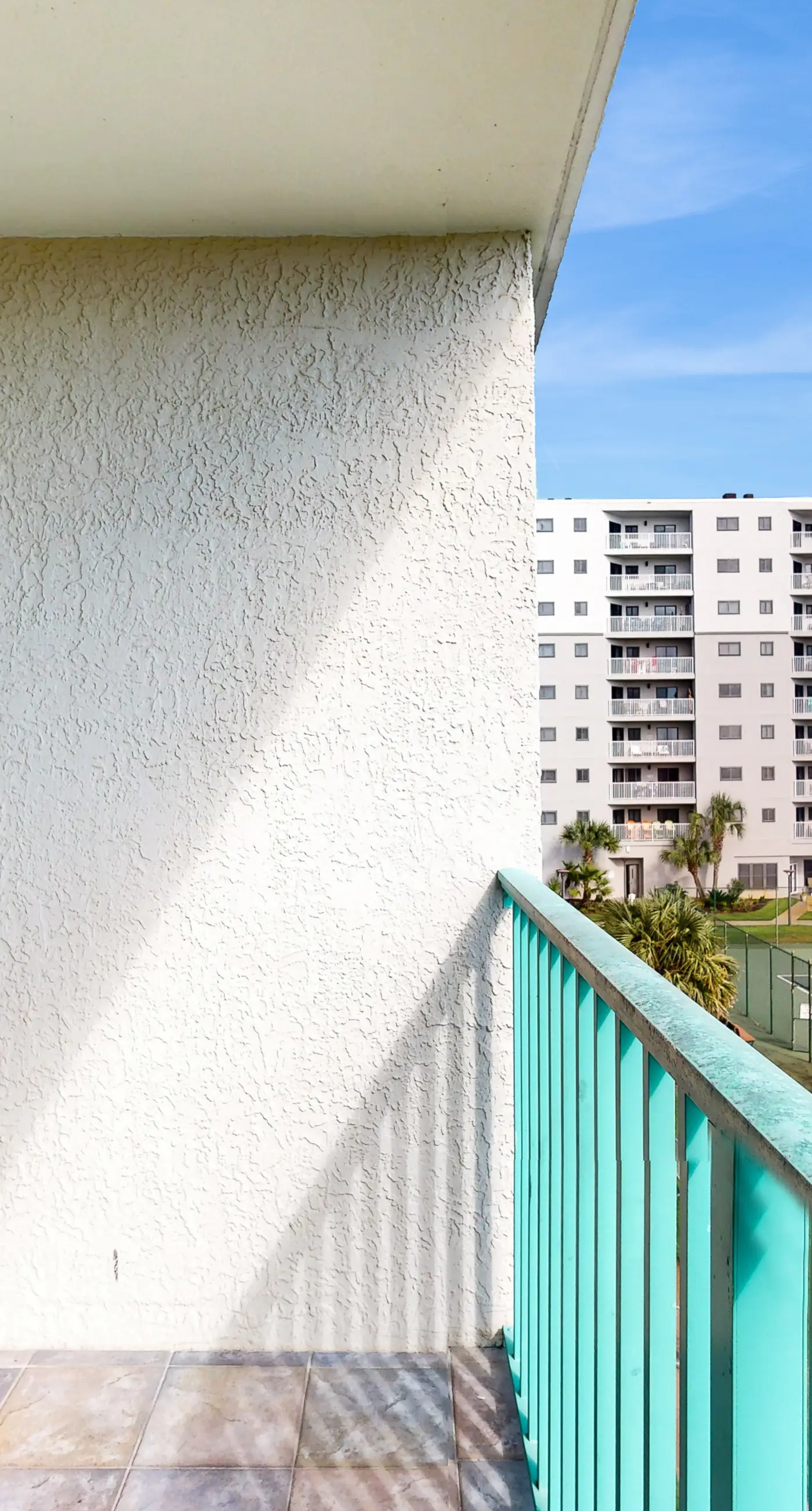 Family friendly condo in Fort Morgan with ocean views