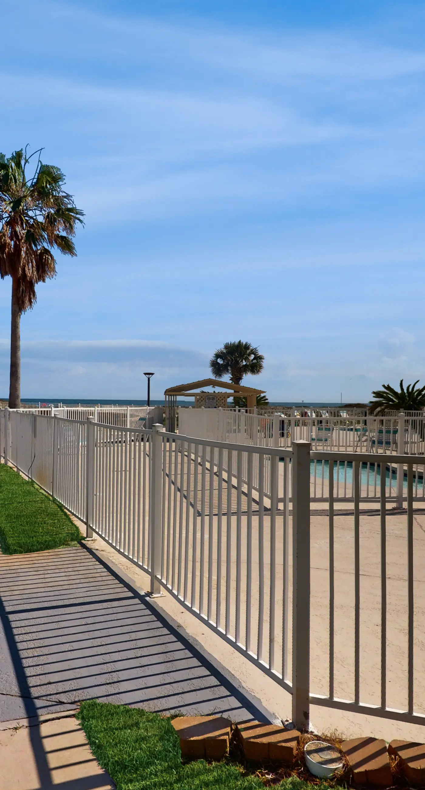 Family friendly condo in Fort Morgan with ocean views