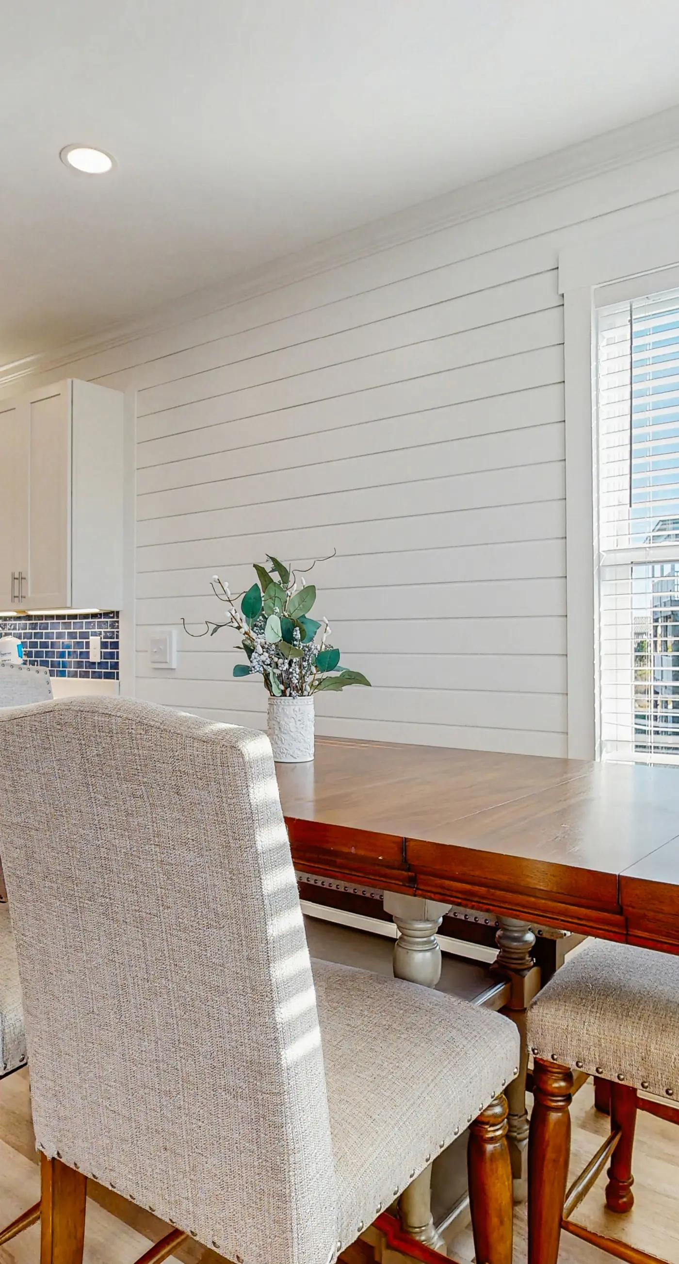 Dog friendly home with shared pool, hot tub and private washer and dryer