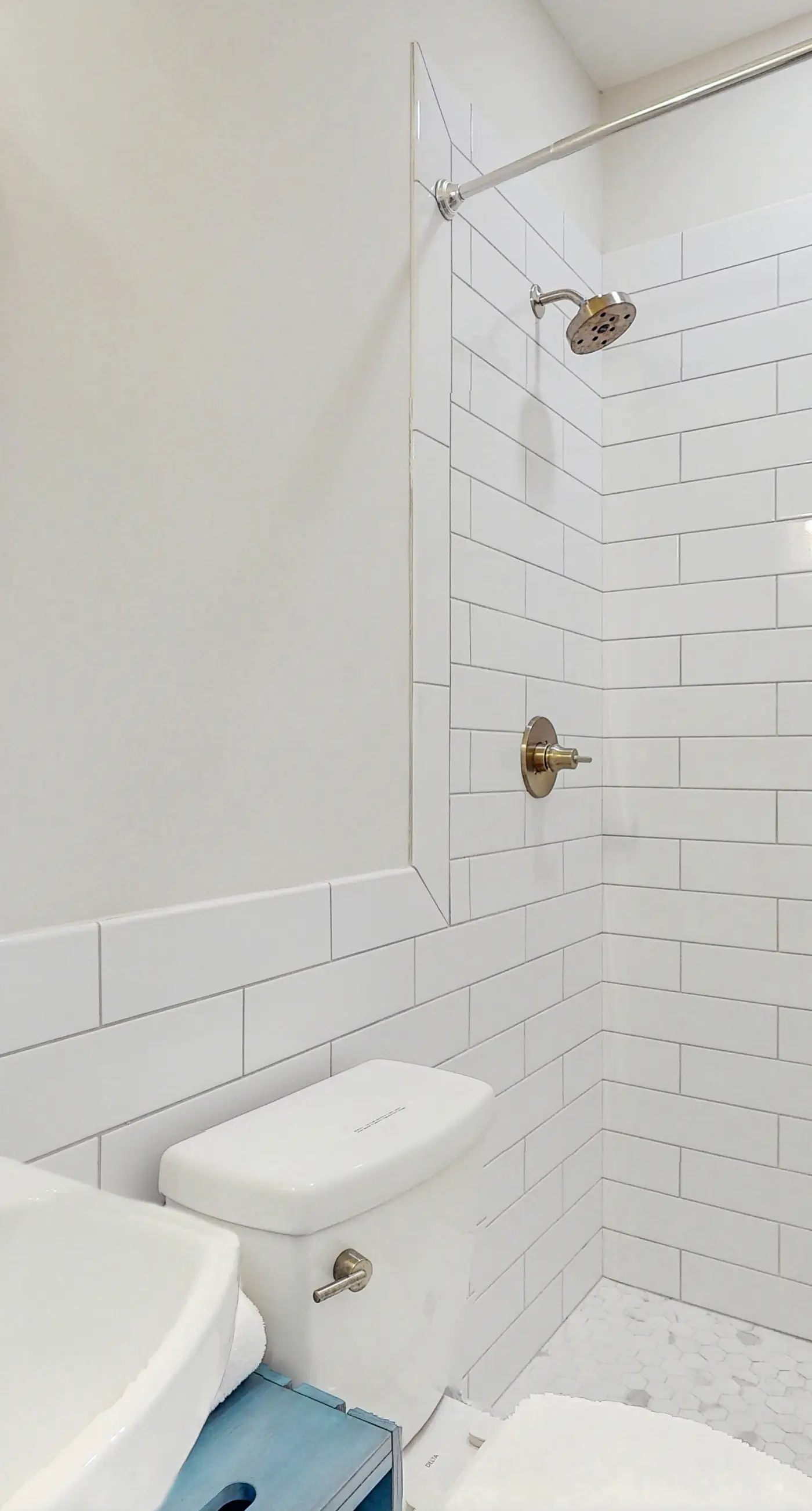 Dog friendly home with shared pool, hot tub and private washer and dryer