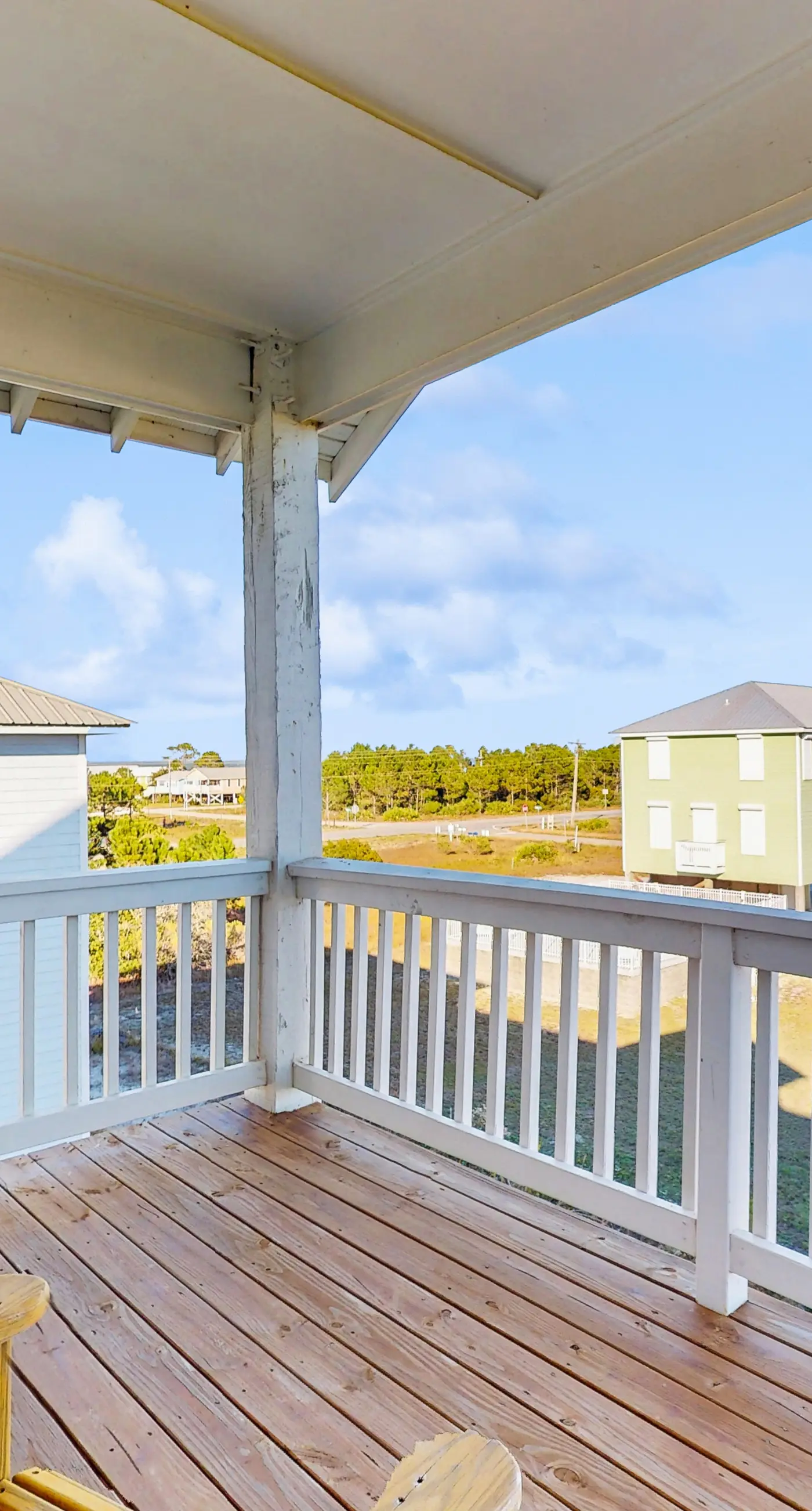 Dog friendly home with shared pool, hot tub and private washer and dryer