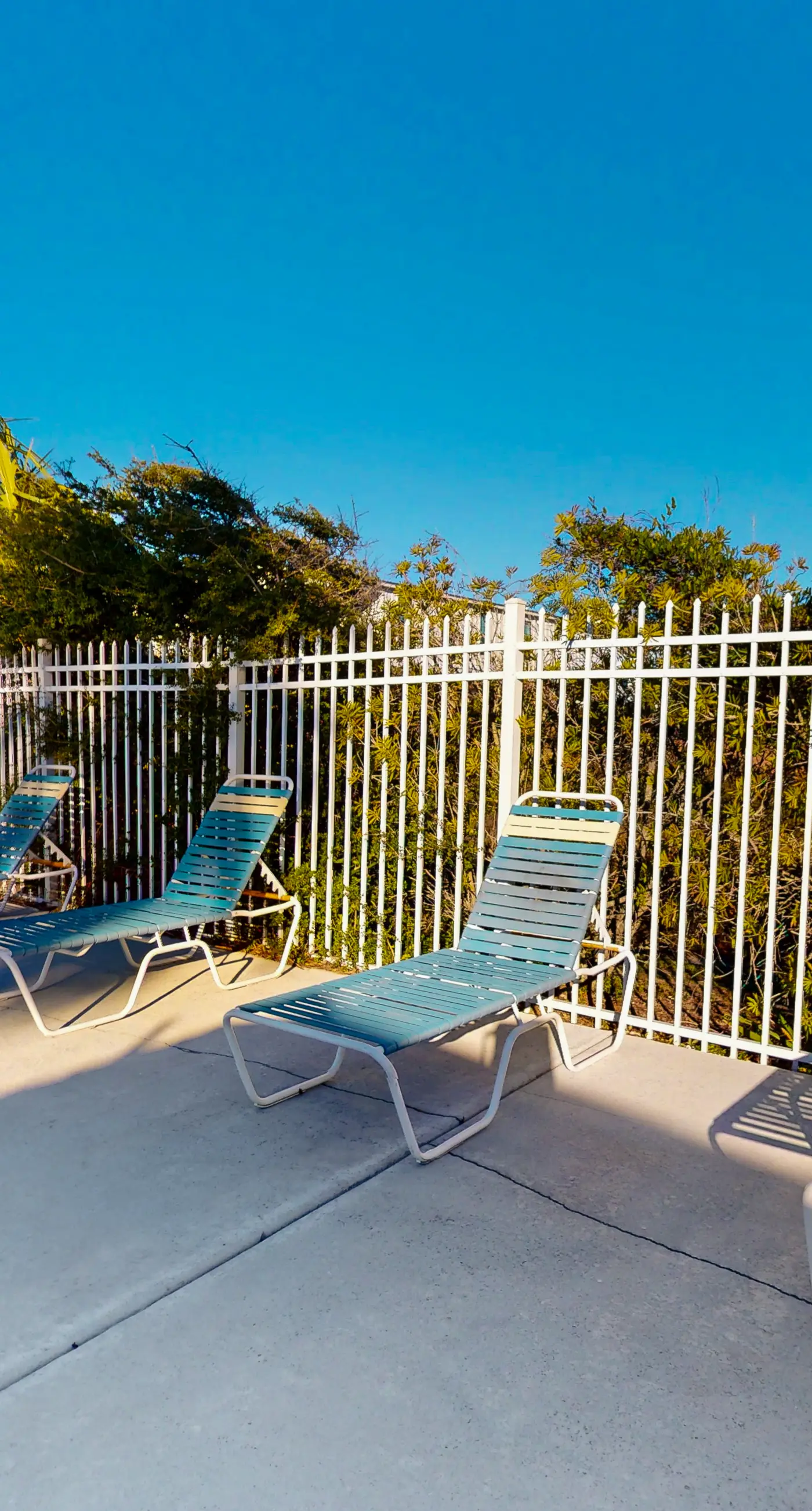 Dog friendly home with shared pool, hot tub and private washer and dryer