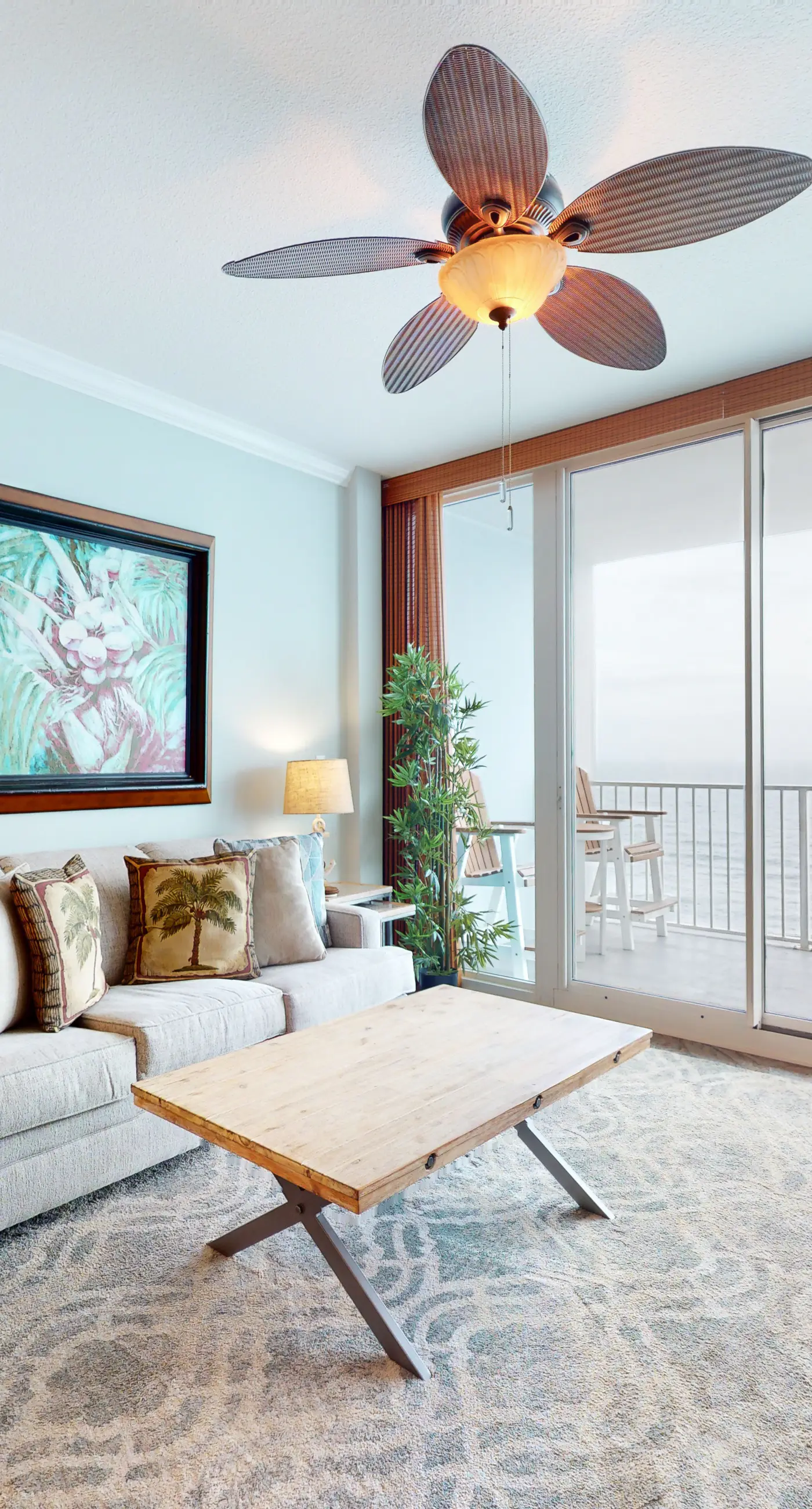 Remodeled Beachfront Condo w/ Multiple Resort Pools, Hot Tubs, & Gym