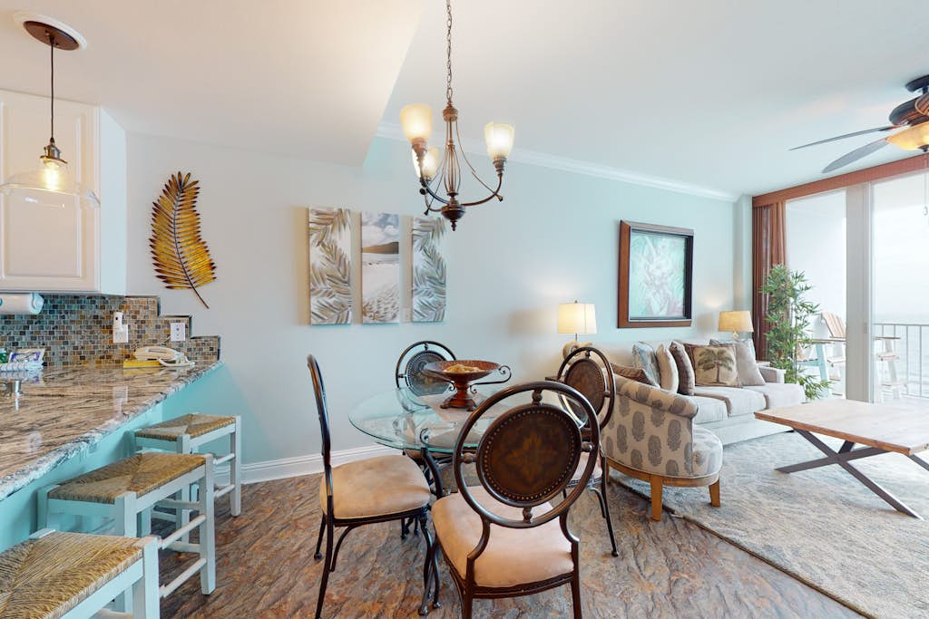 Remodeled Beachfront Condo w/ Multiple Resort Pools, Hot Tubs, & Gym