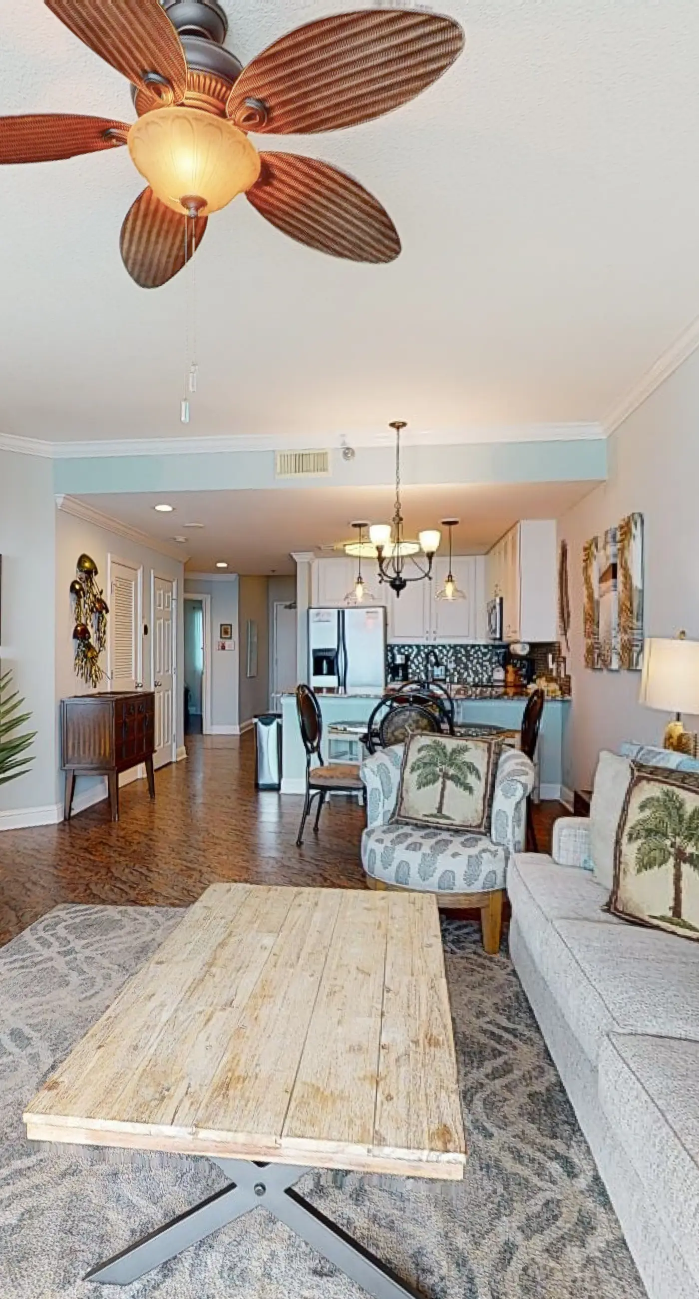 Remodeled Beachfront Condo w/ Multiple Resort Pools, Hot Tubs, & Gym