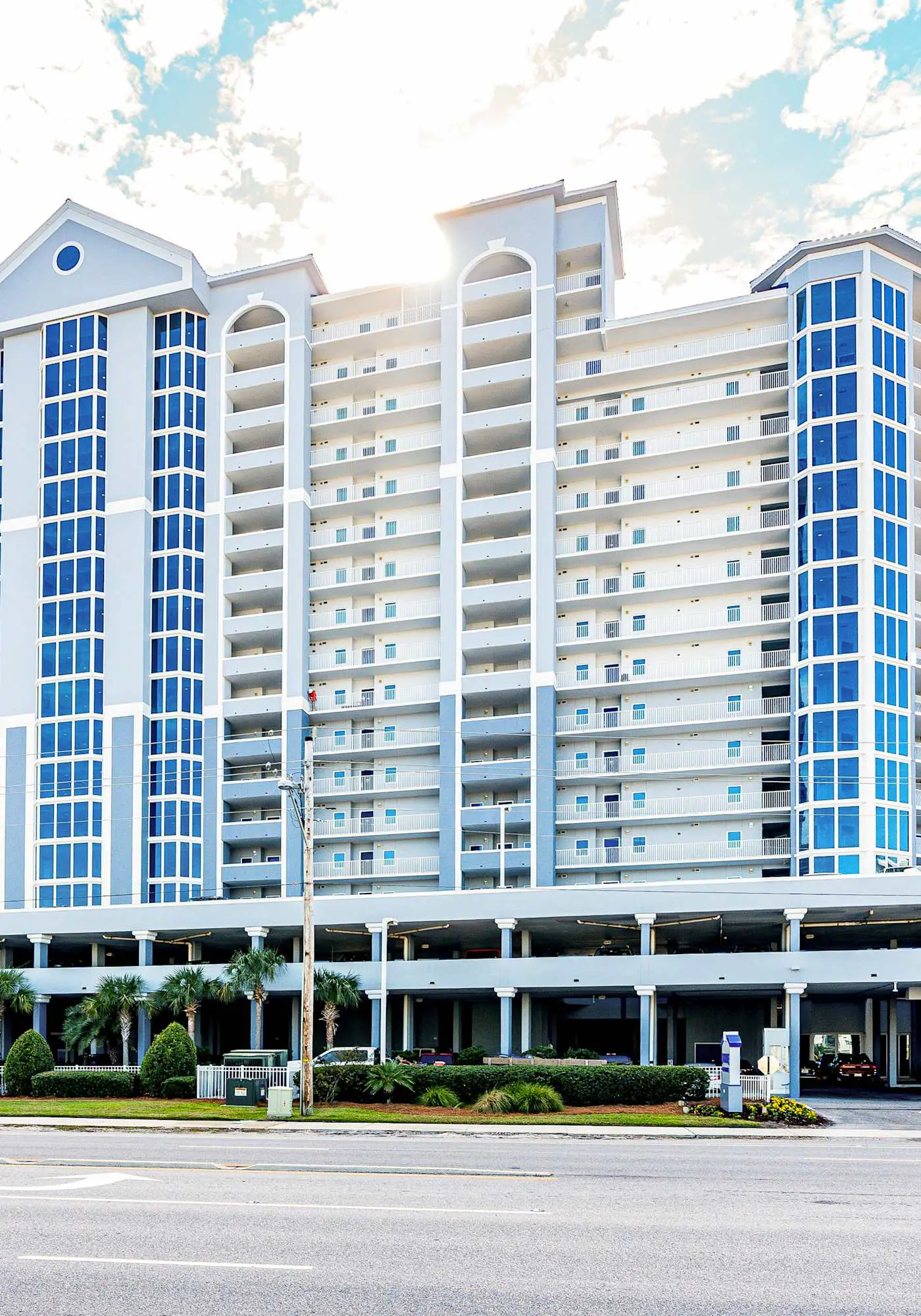 Remodeled Beachfront Condo w Multiple Resort Pools, Hot Tubs, & Gym