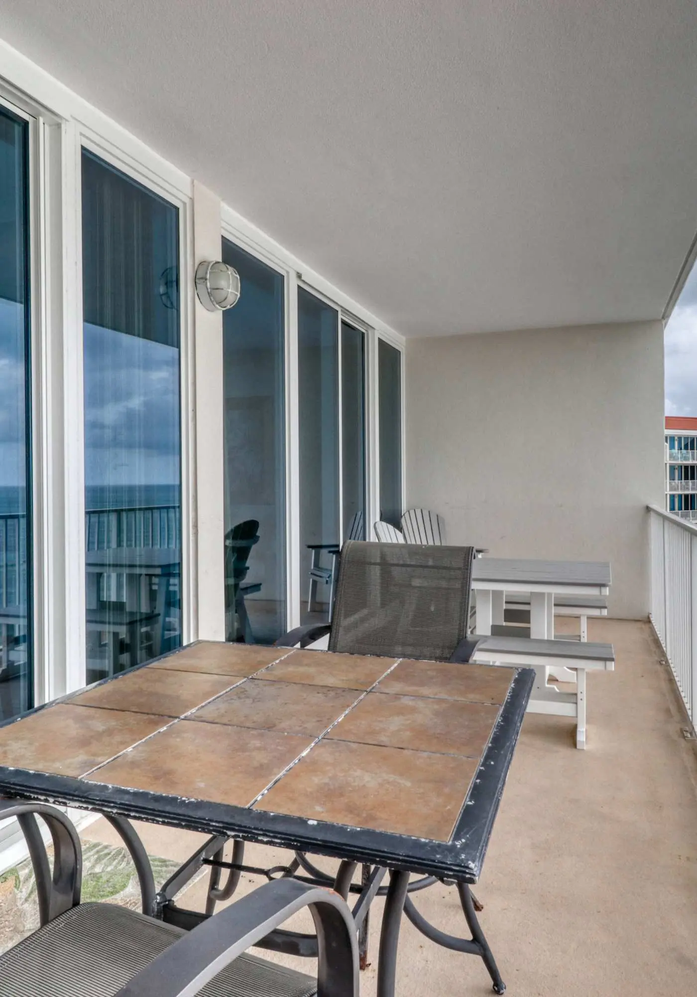 Remodeled Beachfront Condo w Multiple Resort Pools, Hot Tubs, & Gym