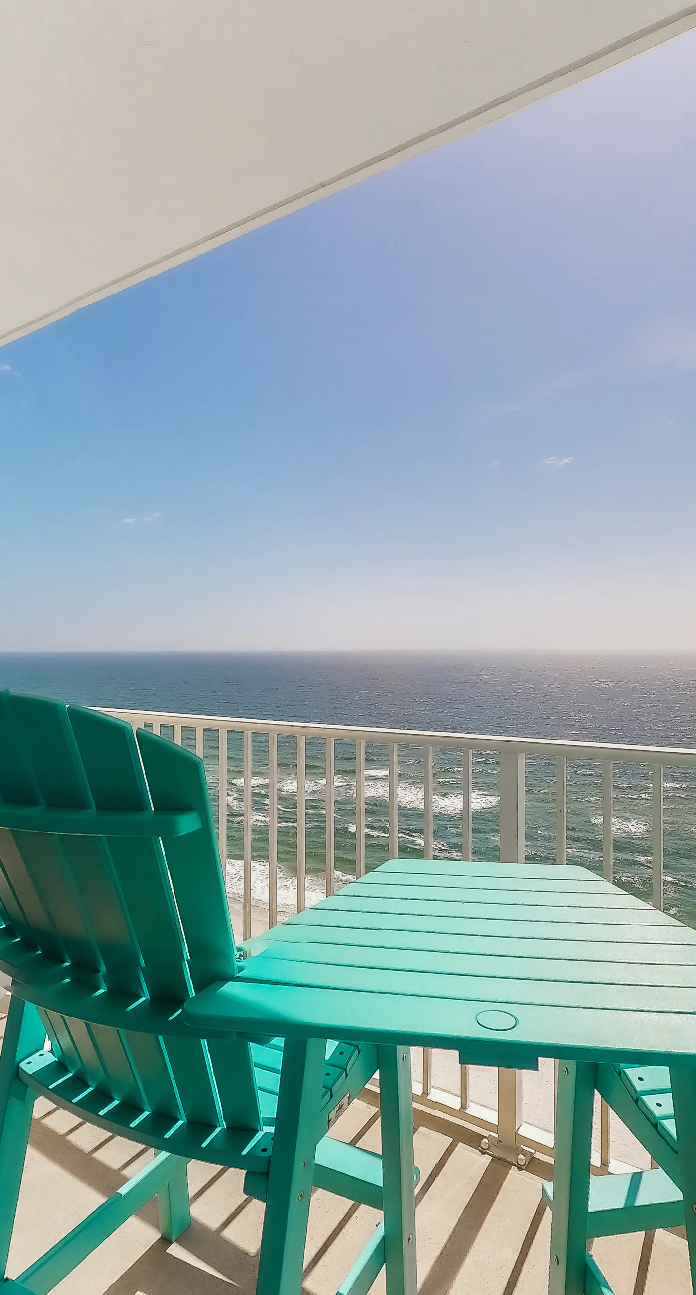 Open, bright condo w/ breathtaking Gulf-front view & shared pools/hot tubs