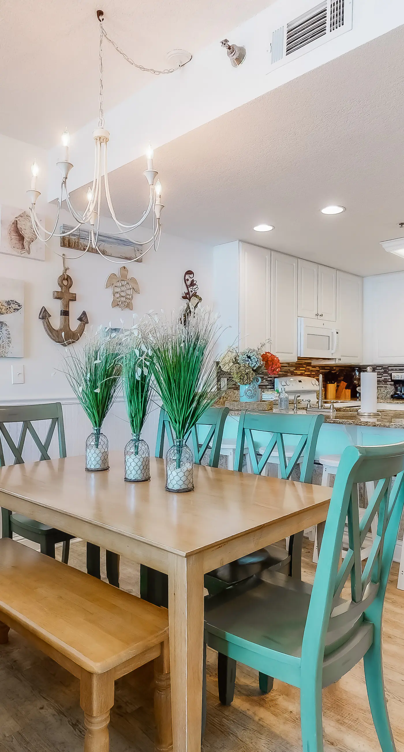 Open, bright condo w/ breathtaking Gulf-front view & shared pools/hot tubs