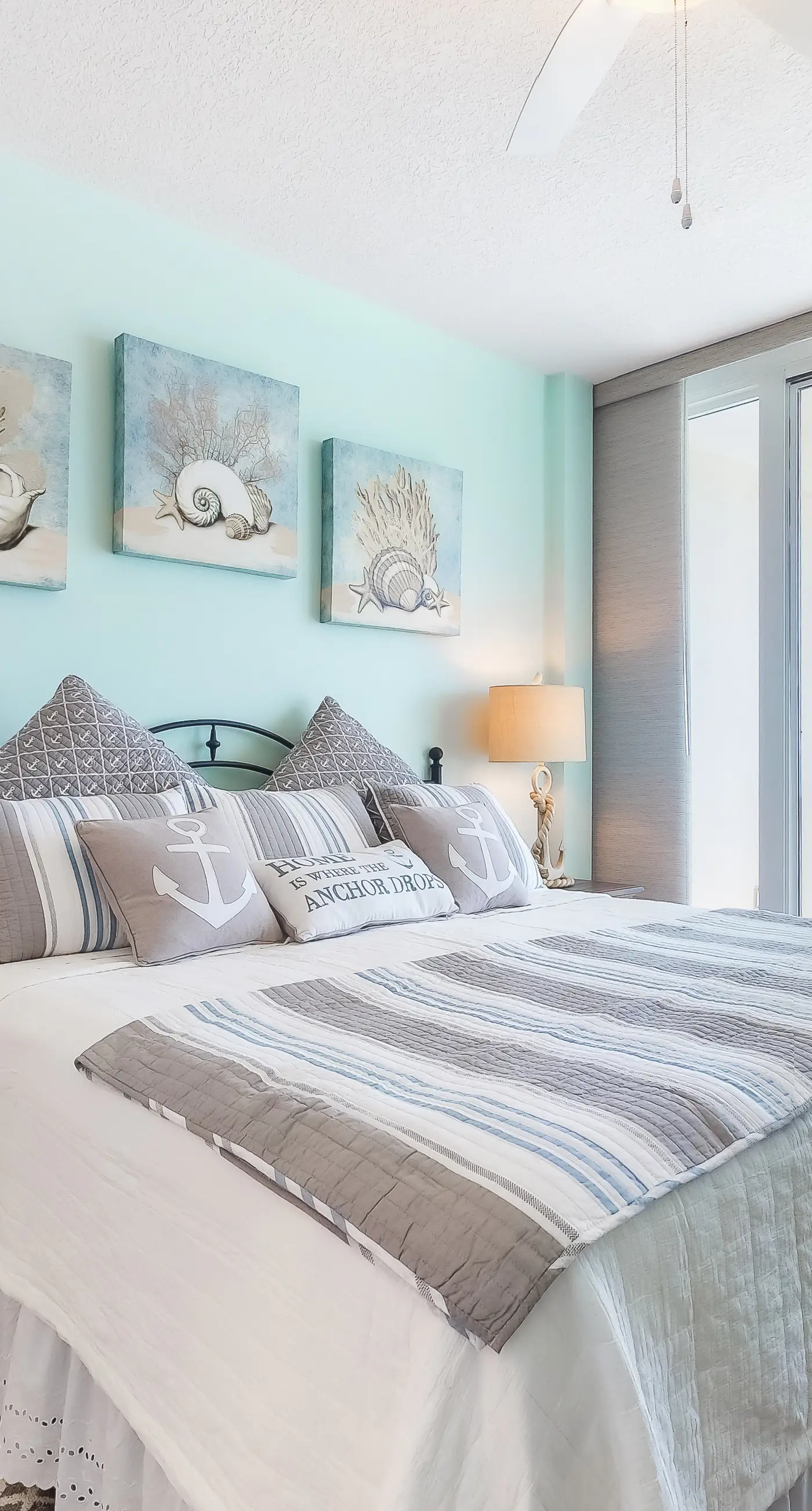 Open, bright condo w/ breathtaking Gulf-front view & shared pools/hot tubs