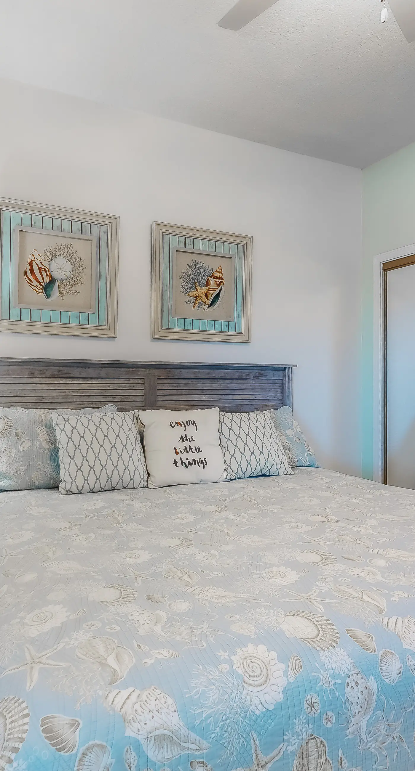 Open, bright condo w/ breathtaking Gulf-front view & shared pools/hot tubs