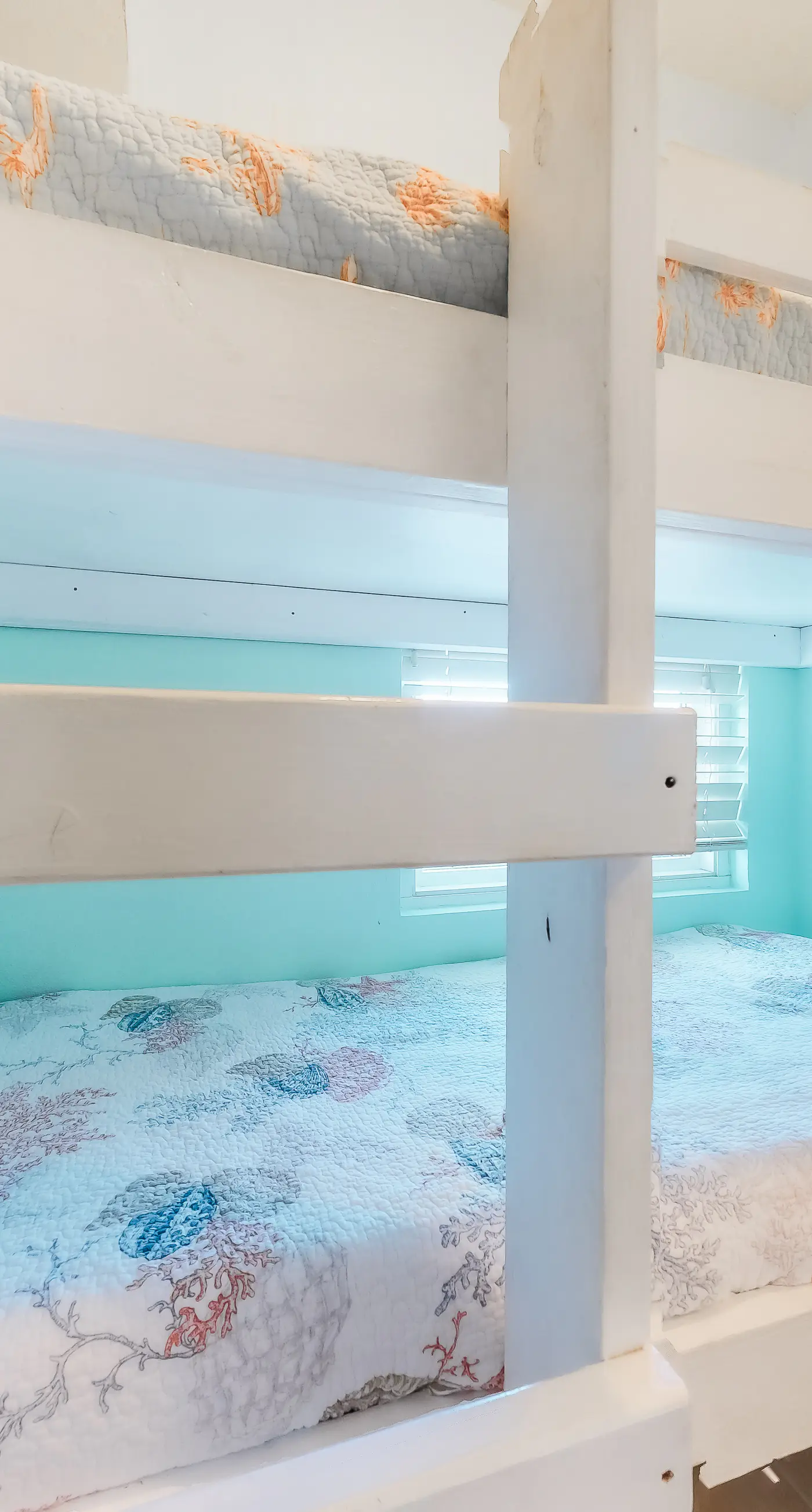 Open, bright condo w/ breathtaking Gulf-front view & shared pools/hot tubs