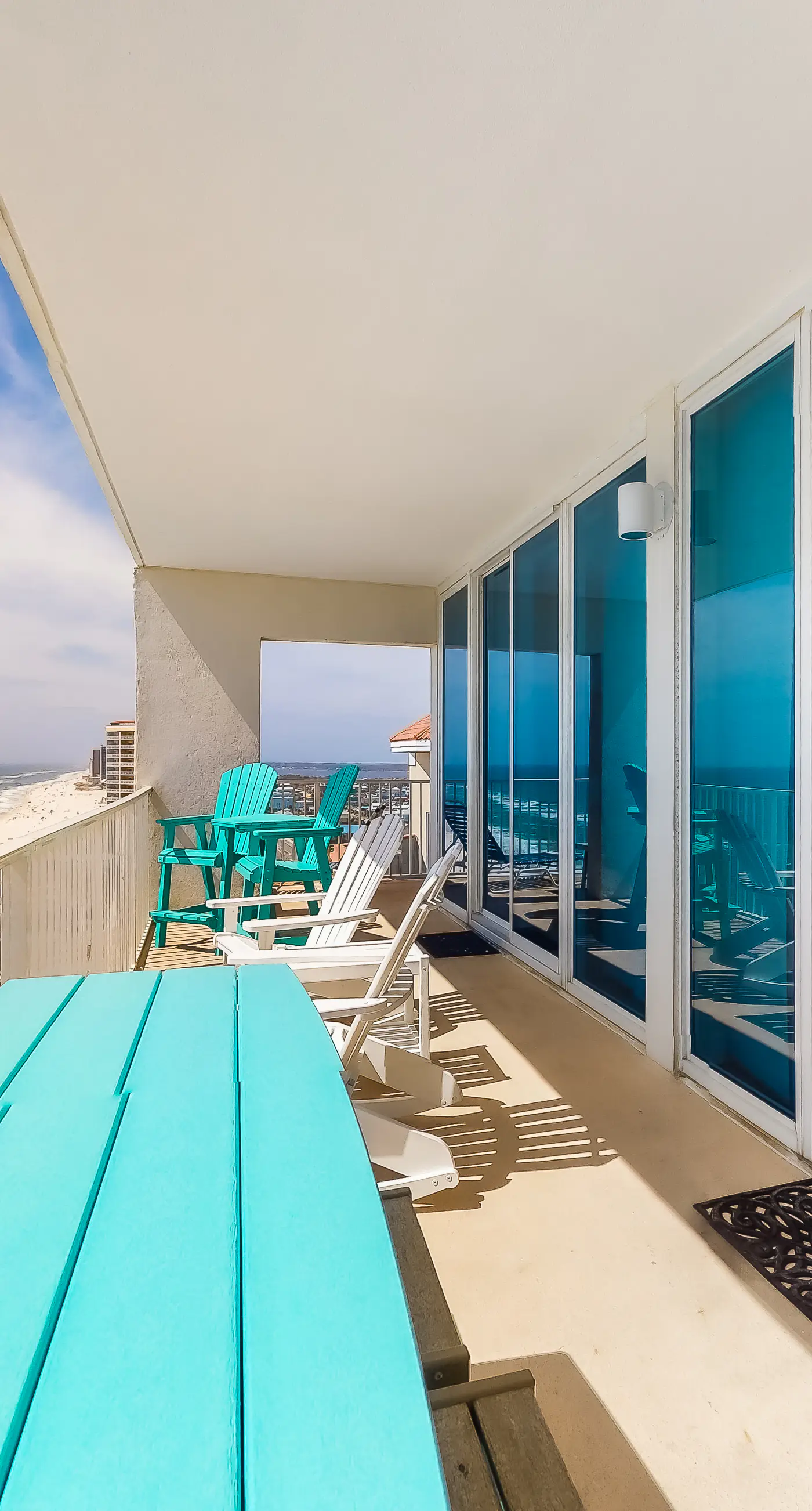 Open, bright condo w/ breathtaking Gulf-front view & shared pools/hot tubs